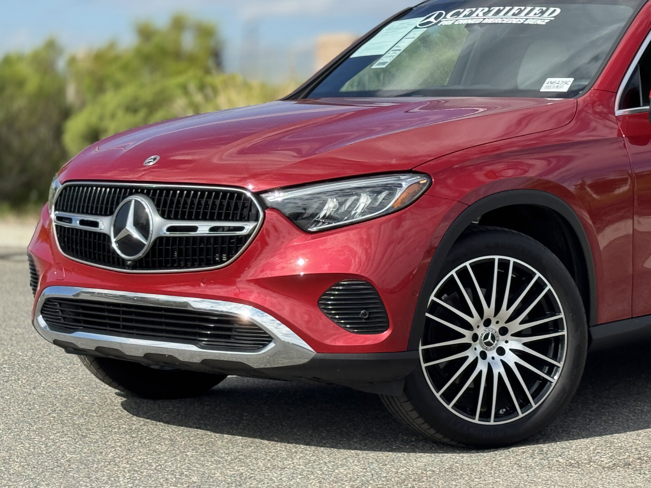 2025 Mercedes Benz GLC 300 4MATIC photo 3