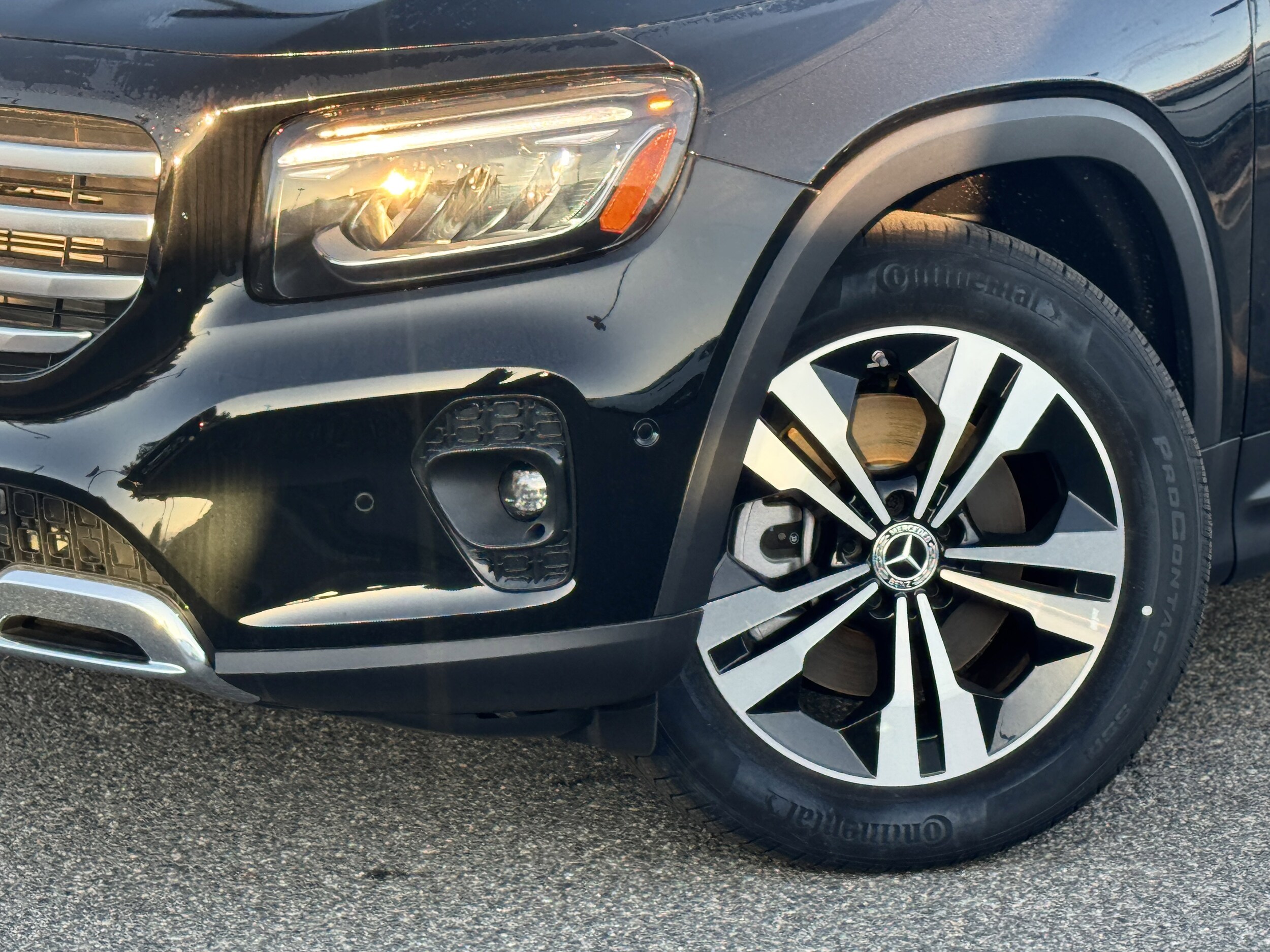 2025 Mercedes Benz GLB 250 photo 2