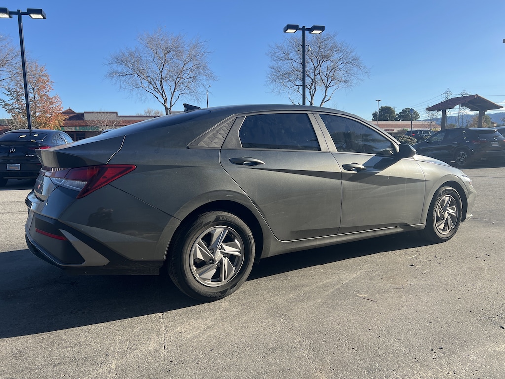 Used 2025 Hyundai Elantra SE Sedan