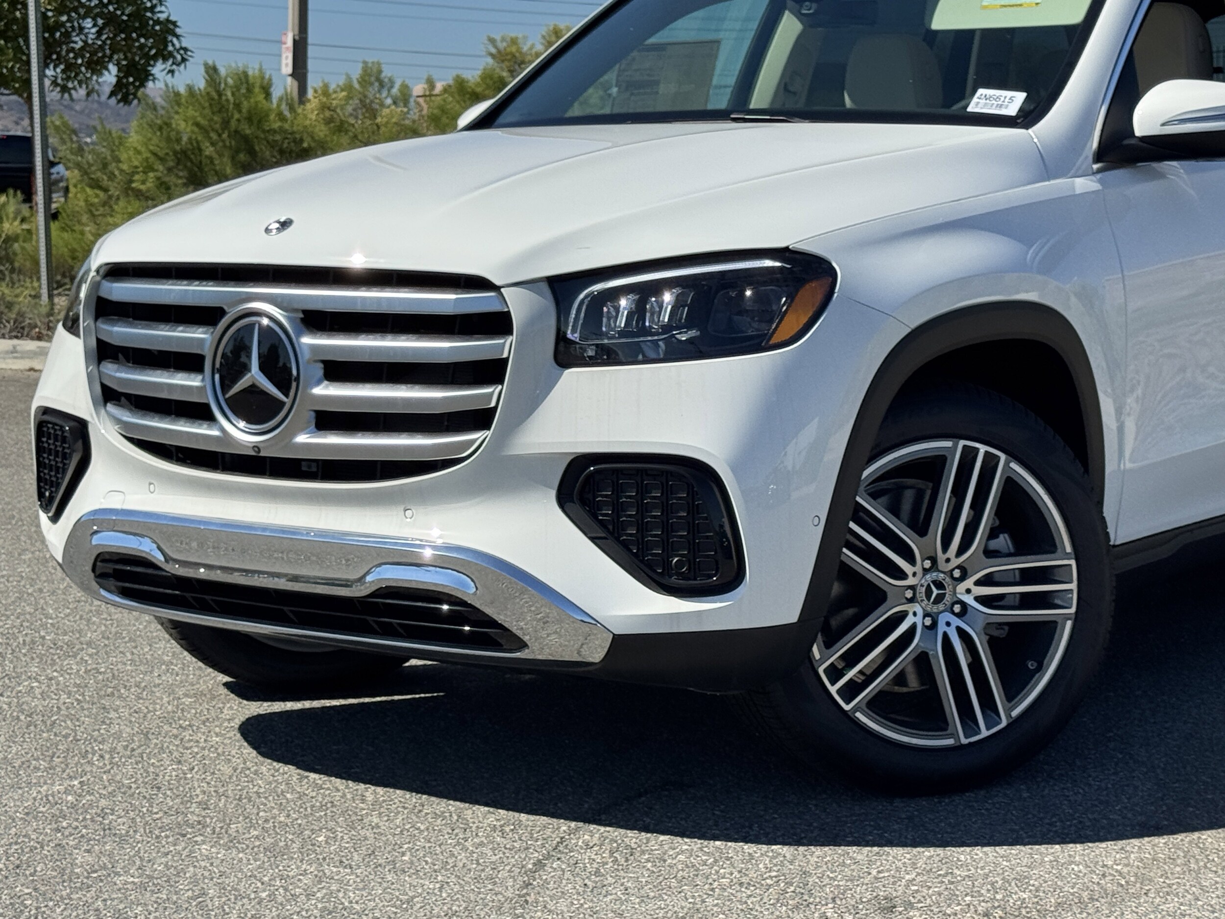 2025 Mercedes Benz GLS 450 4MATIC photo 3