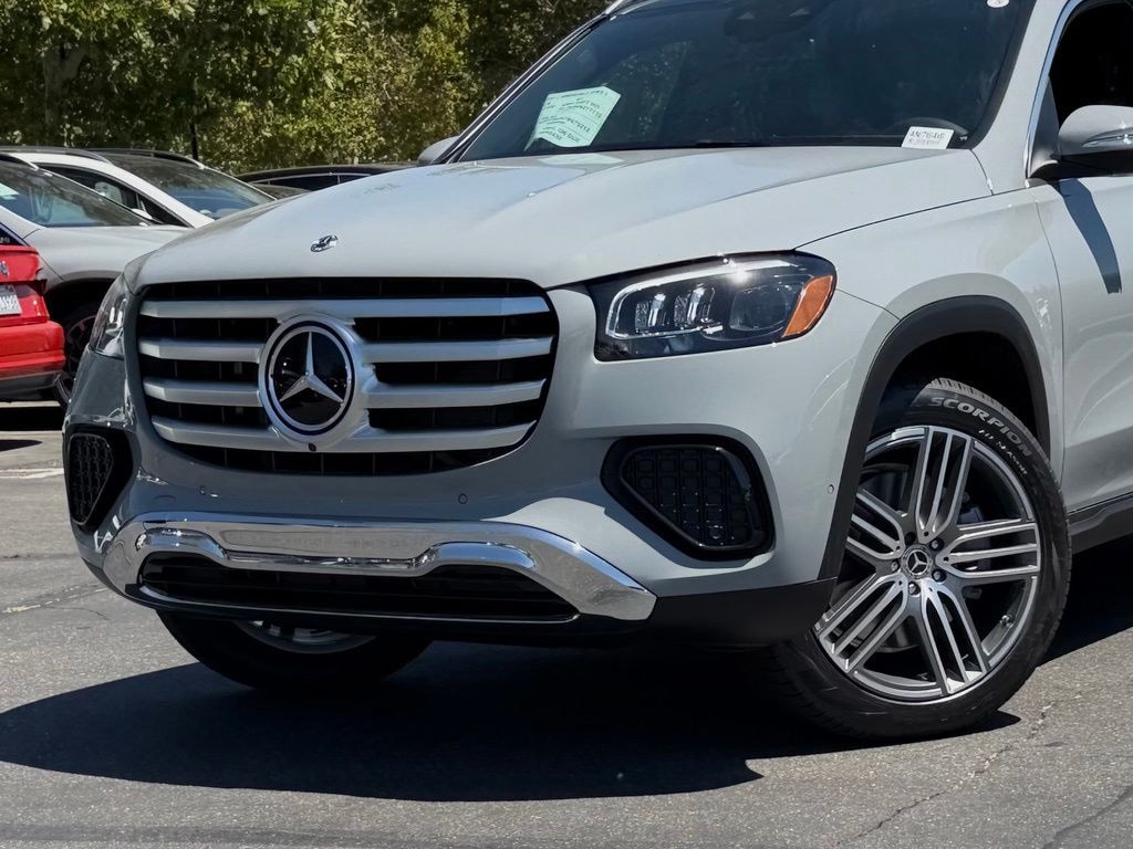 New 2026 Mercedes-Benz GLS 450 SUV