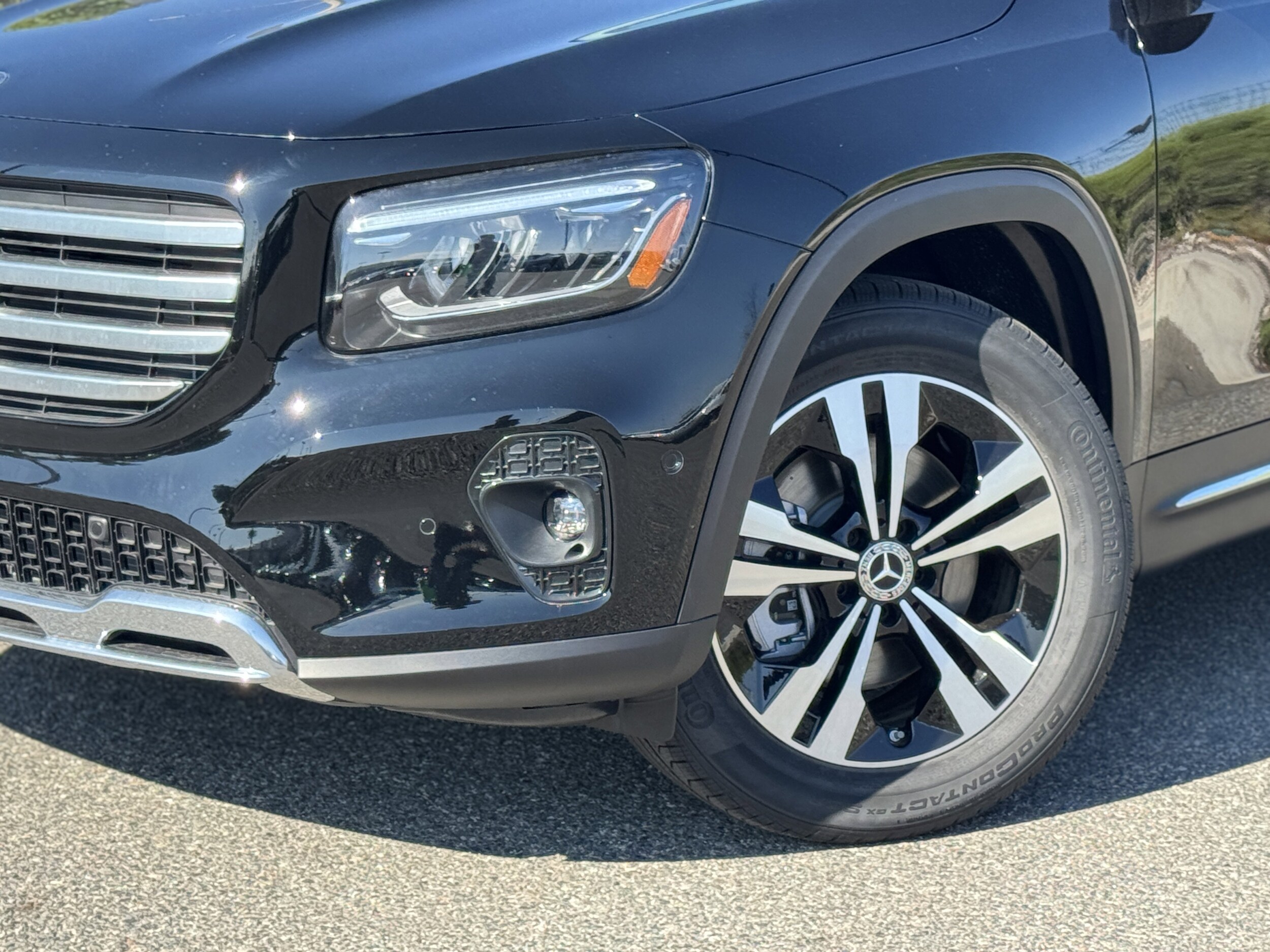 2025 Mercedes Benz GLB 250 photo 2