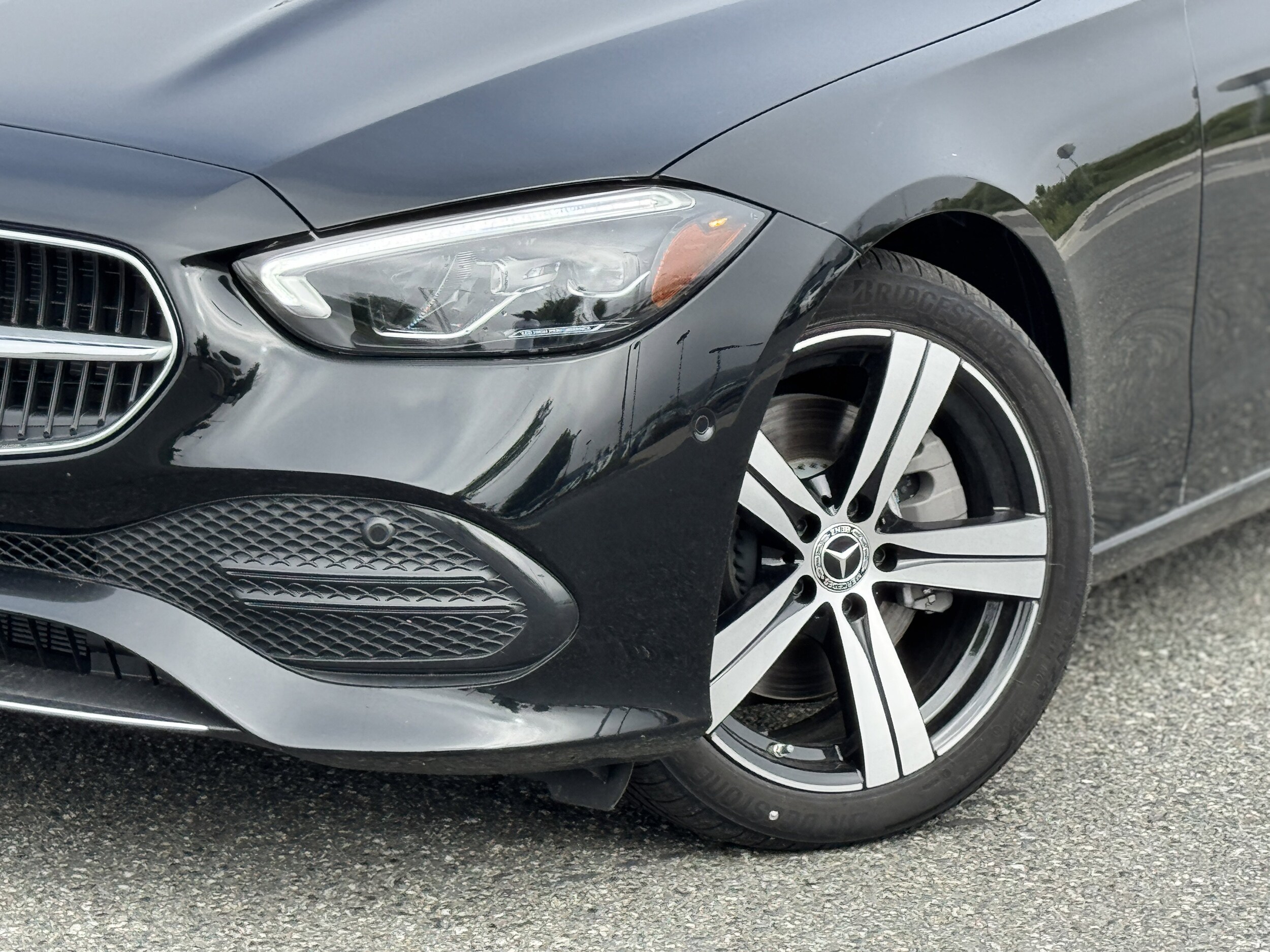 2025 Mercedes Benz C 300 photo 4