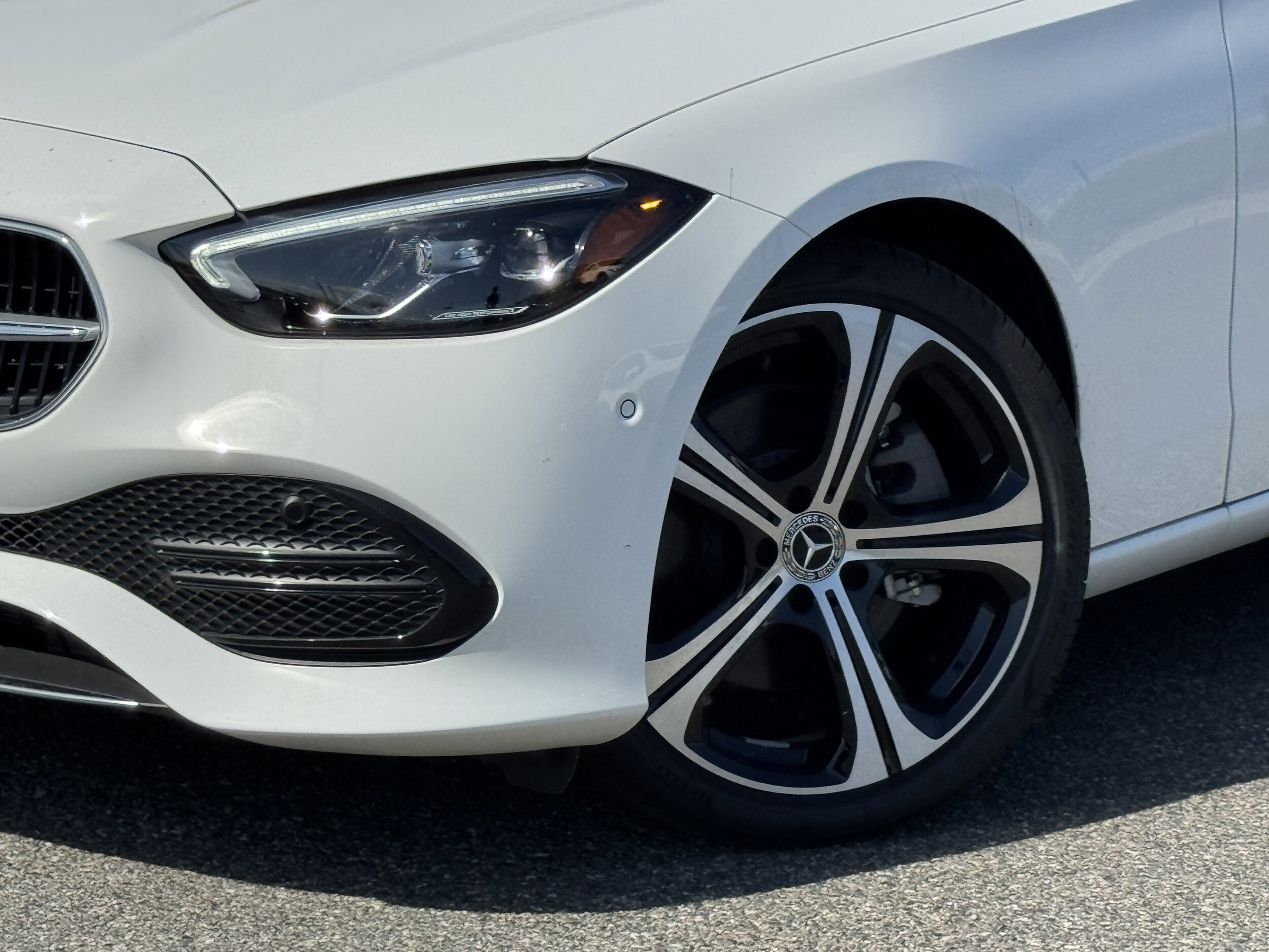 2025 Mercedes Benz C 300 Sedan photo 4