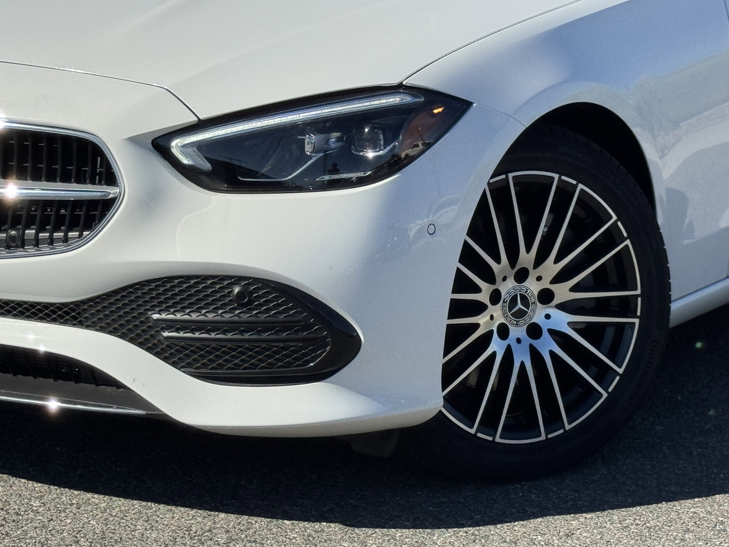 2025 Mercedes Benz C 300 4MATIC photo 4