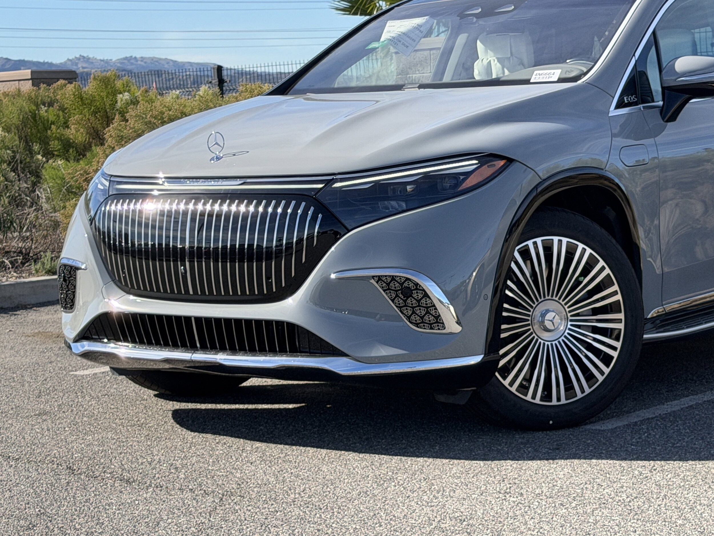2025 Mercedes Benz EQS SUV 680 4MATIC photo 2