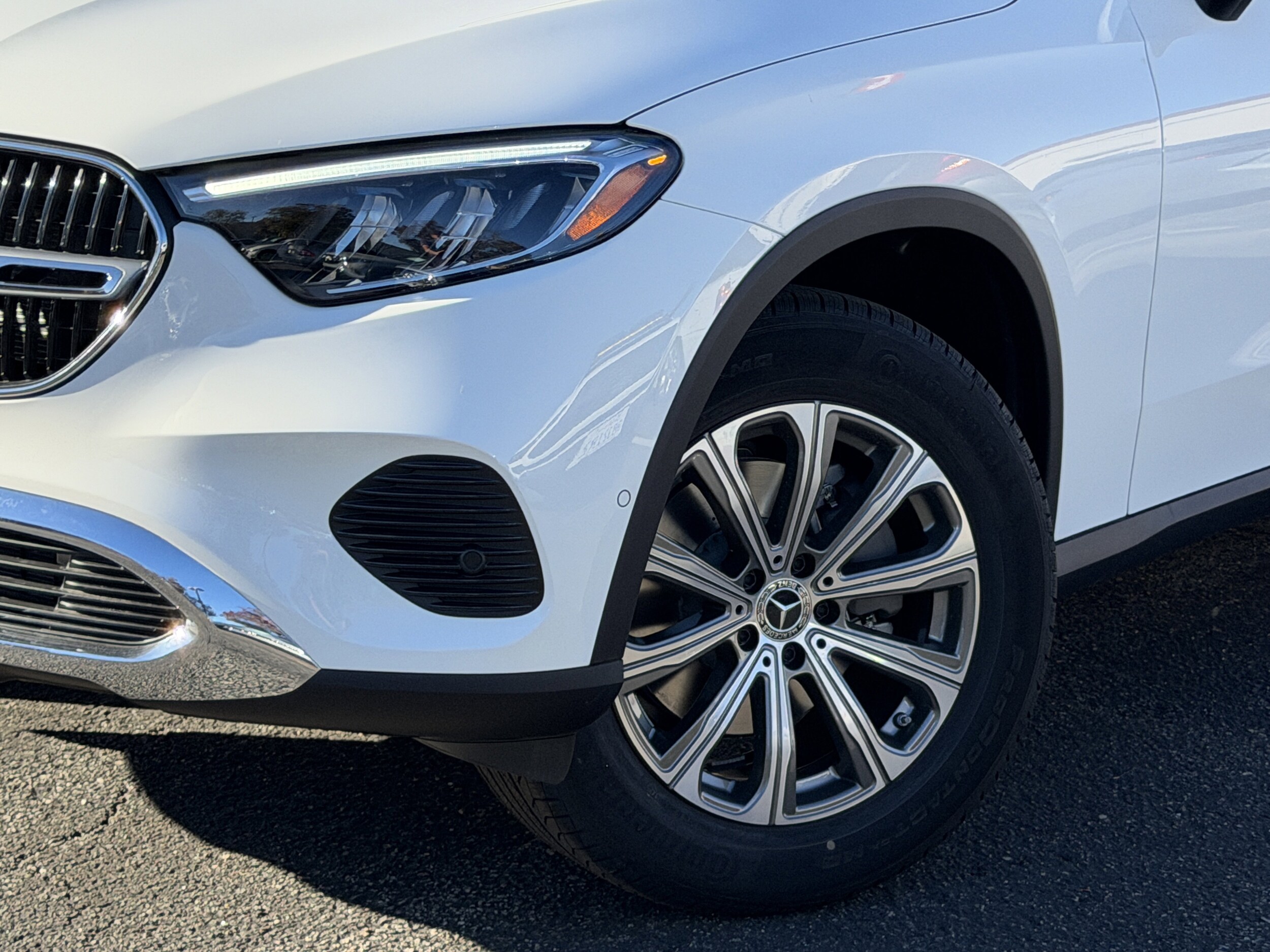 2026 Mercedes Benz GLC 300 4MATIC photo 4