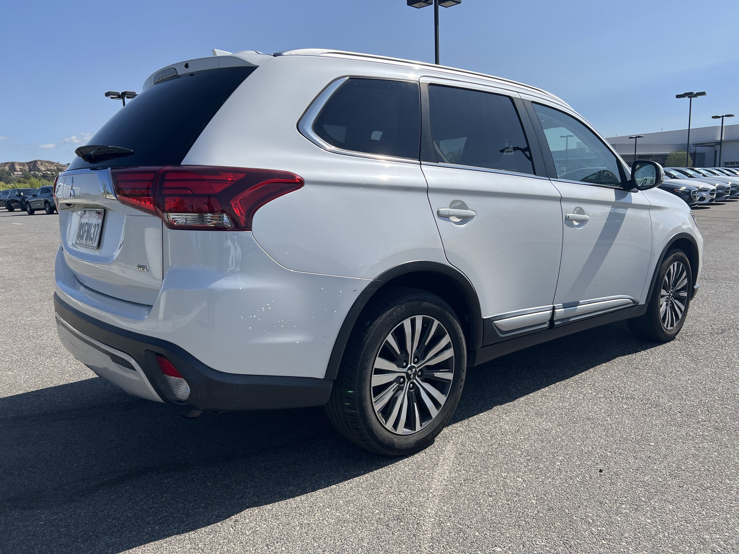 2020 Mitsubishi Outlander SEL photo 3