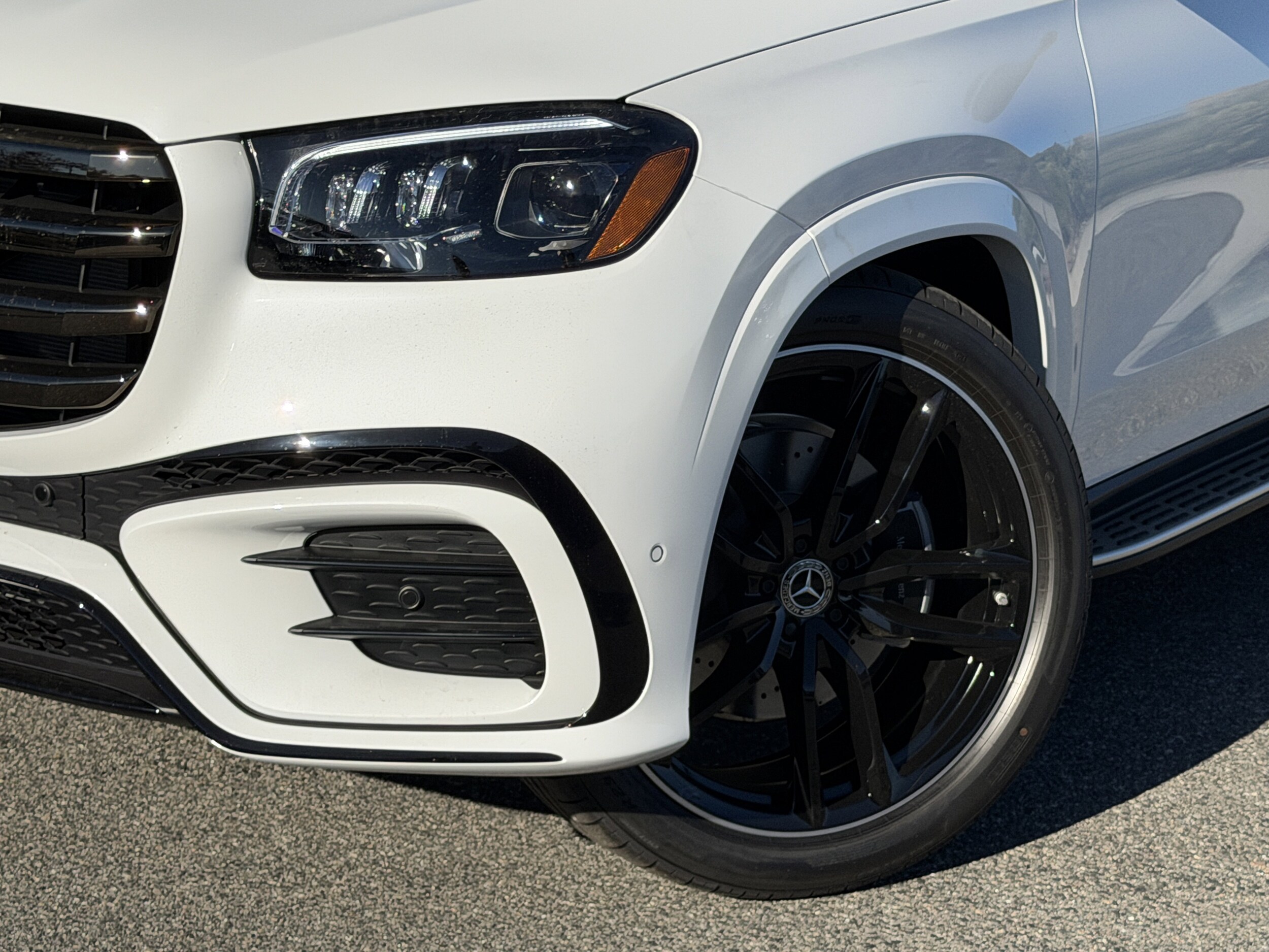 2026 Mercedes Benz GLS 580 4MATIC photo 4