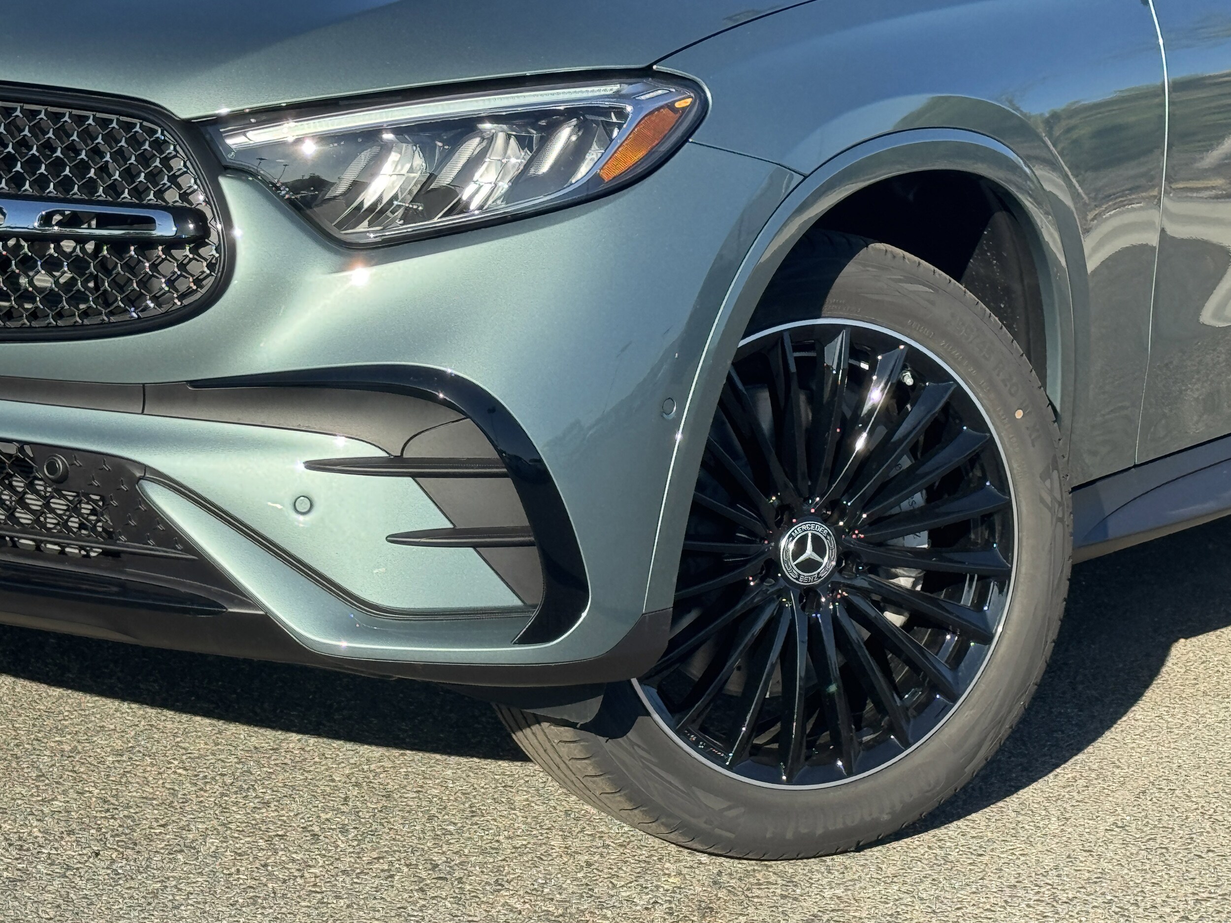 2026 Mercedes Benz GLC 300 photo 3