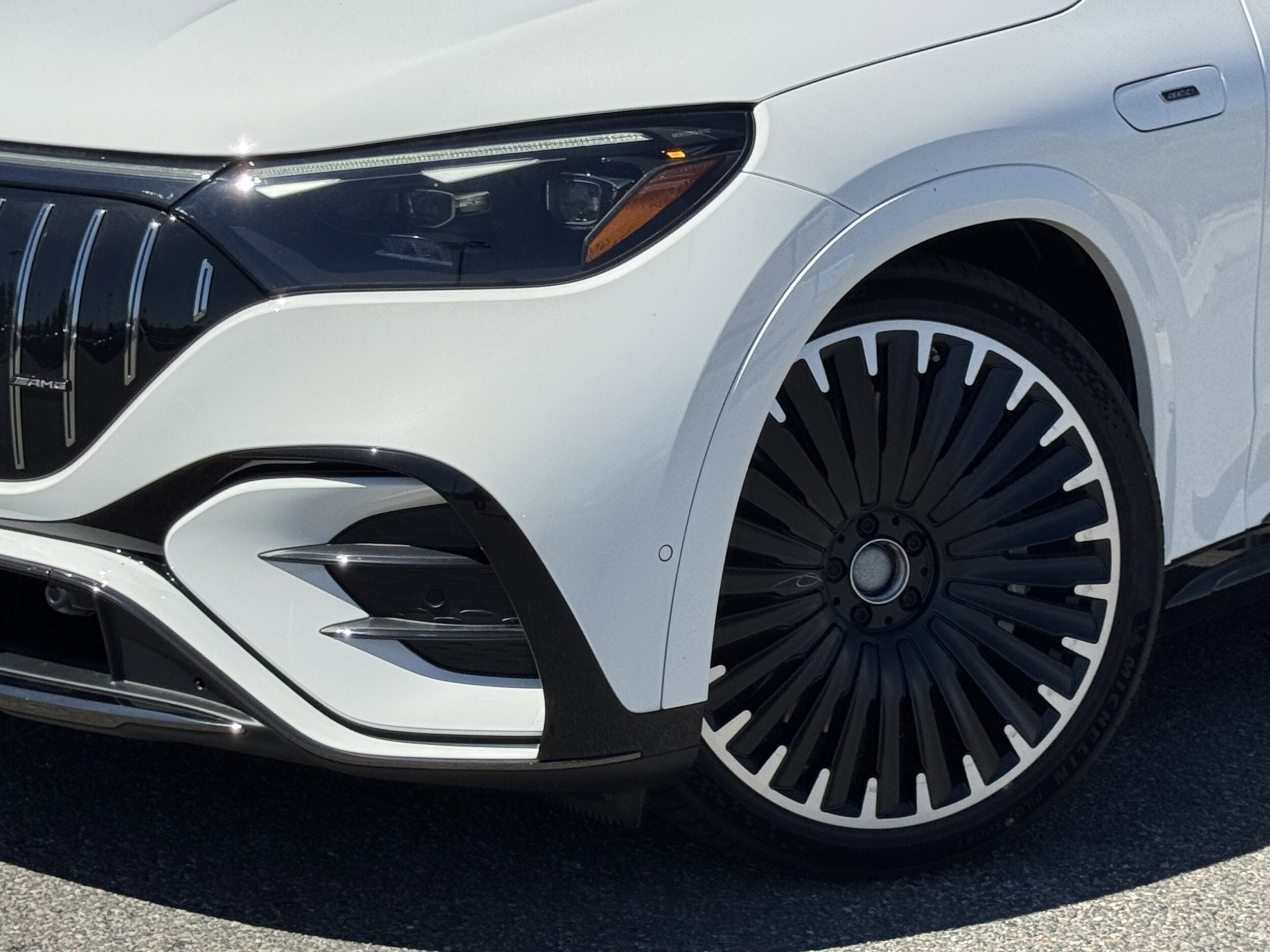 2025 Mercedes Benz EQE SUV AMG photo 4