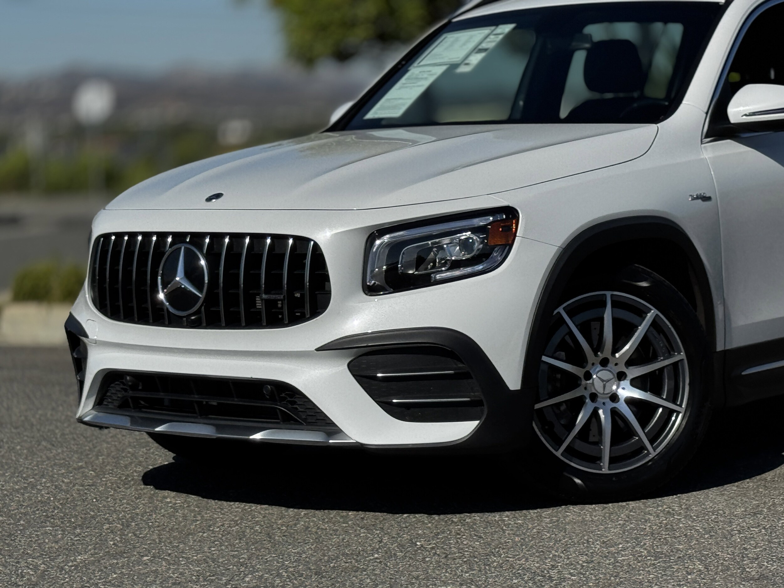 2022 Mercedes Benz GLB AMG 35 photo 2