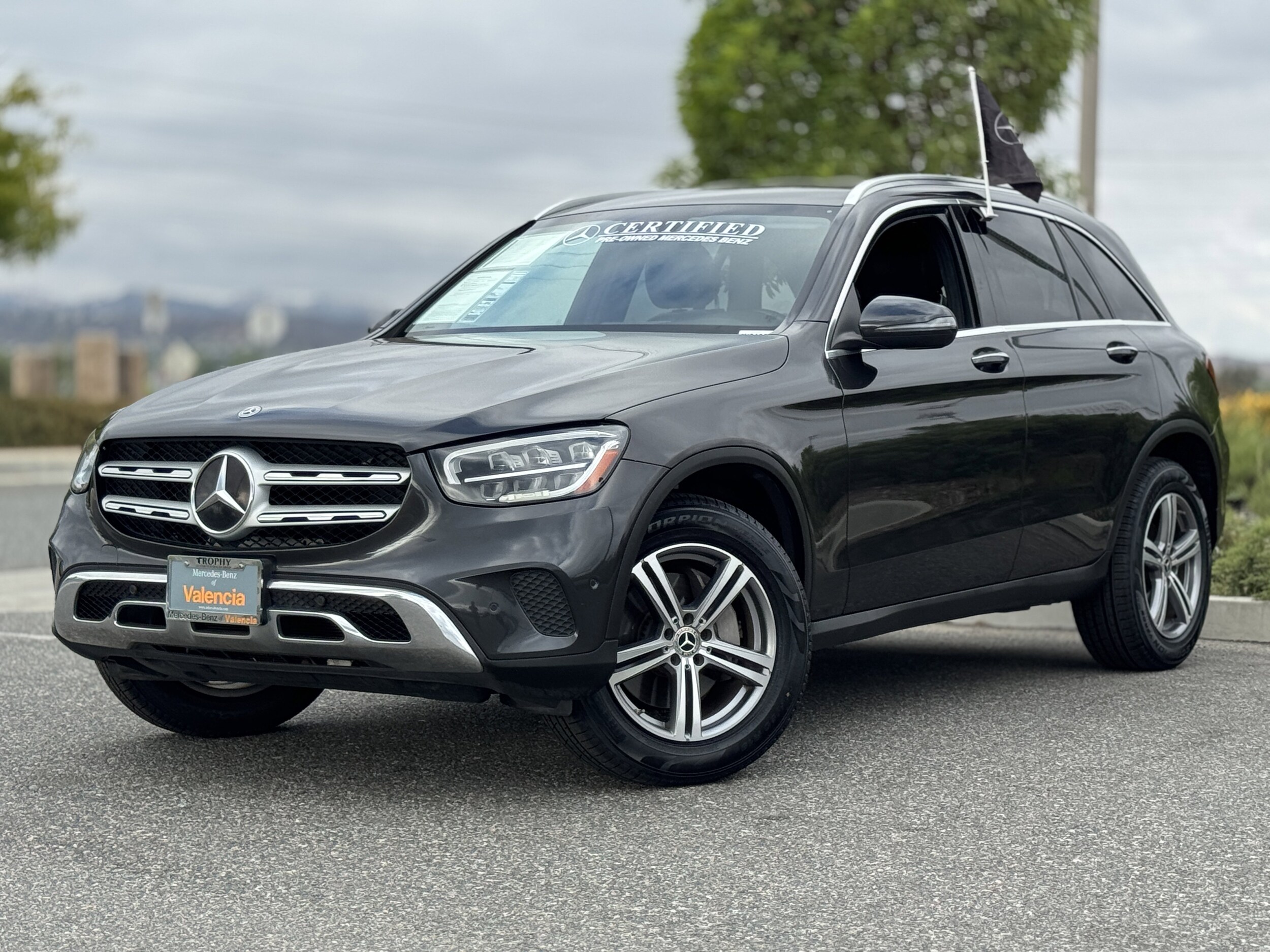 2022 Mercedes Benz GLC 300 photo 2