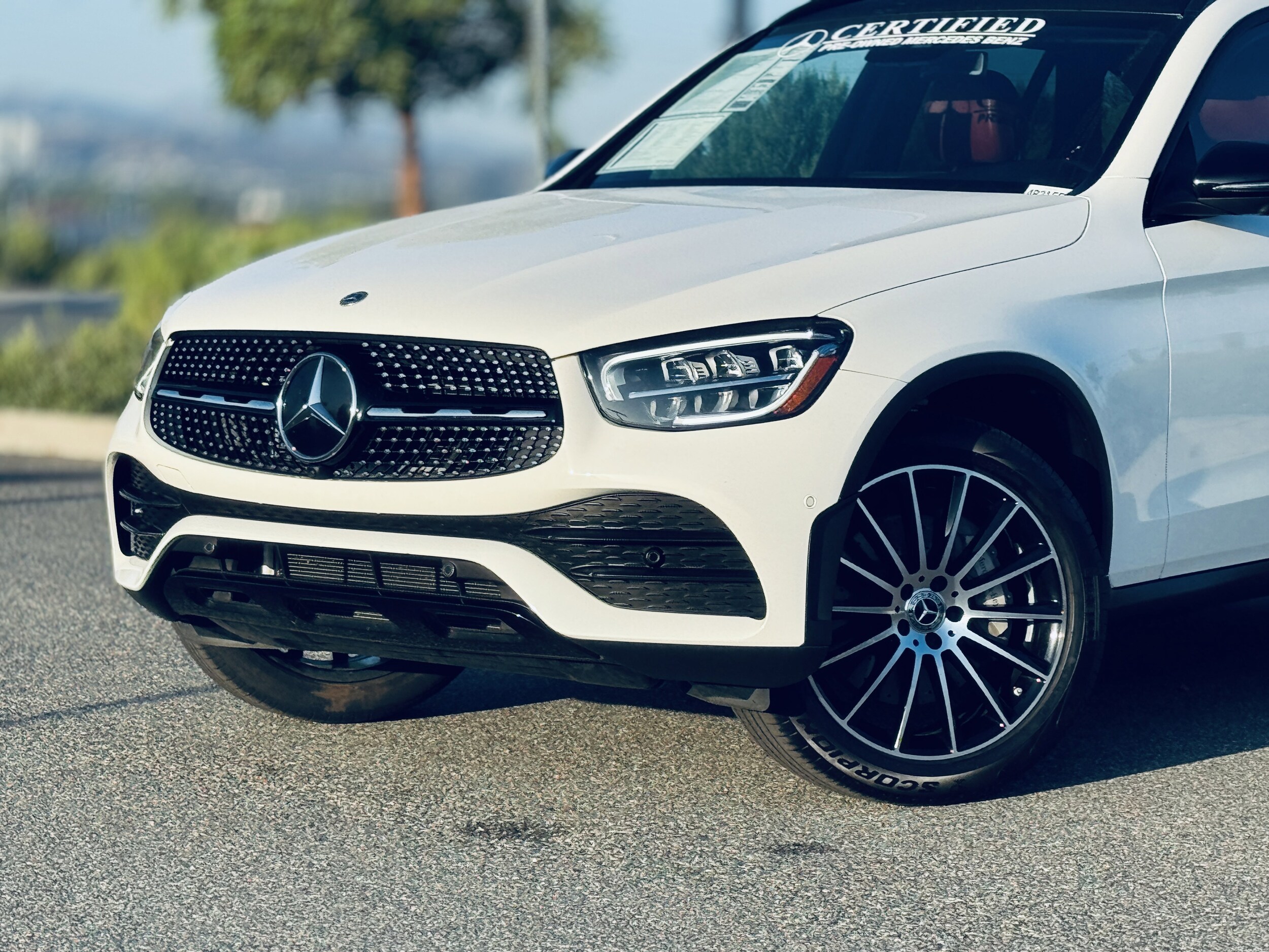 2022 Mercedes Benz GLC 300 photo 3