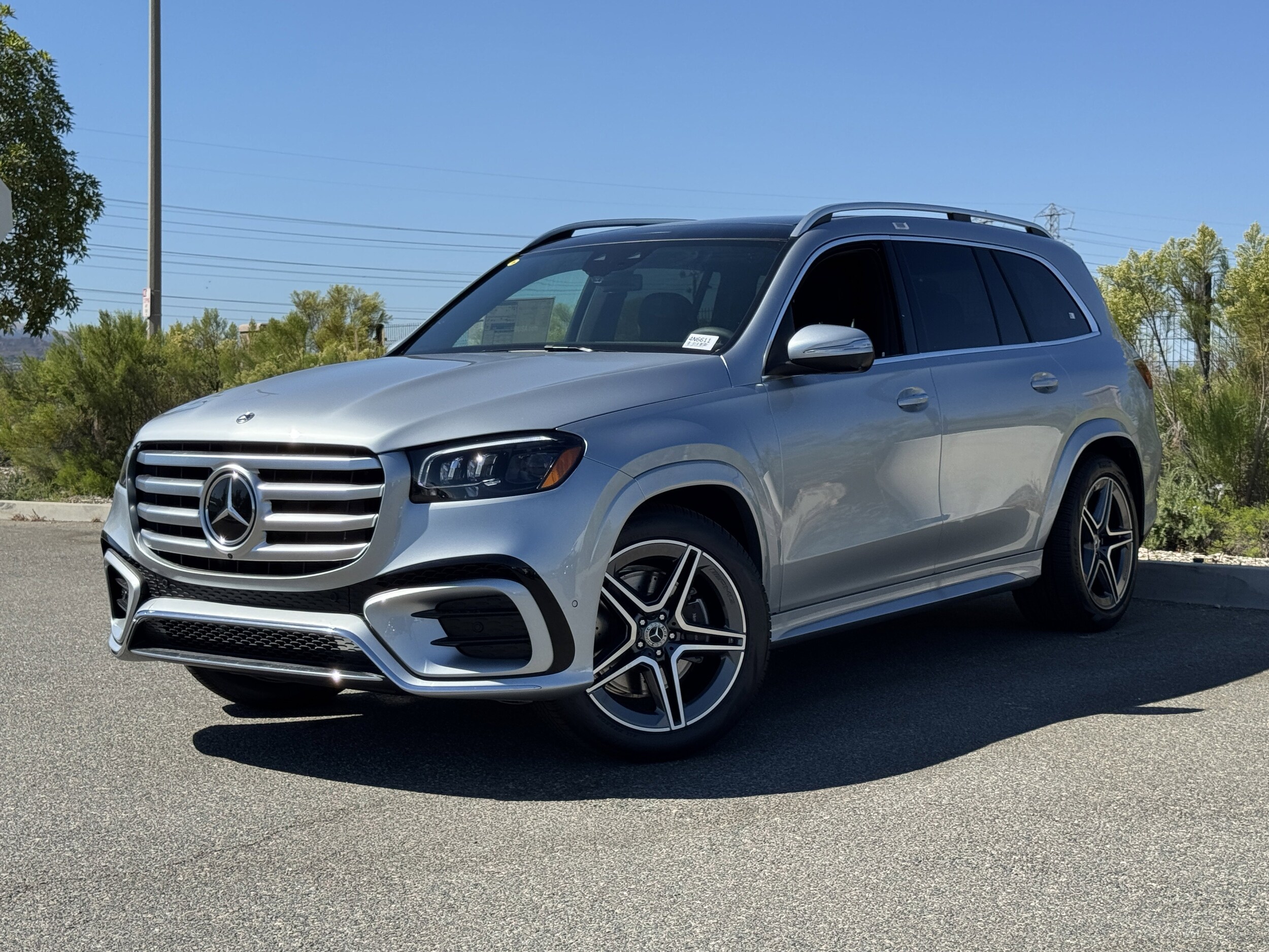 2025 Mercedes Benz GLS 450 4MATIC photo 2