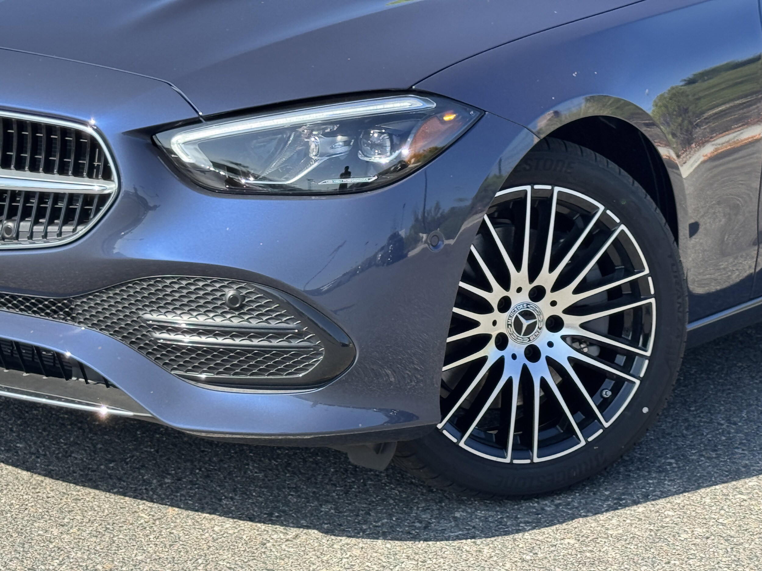2025 Mercedes Benz C 300 Sedan photo 4