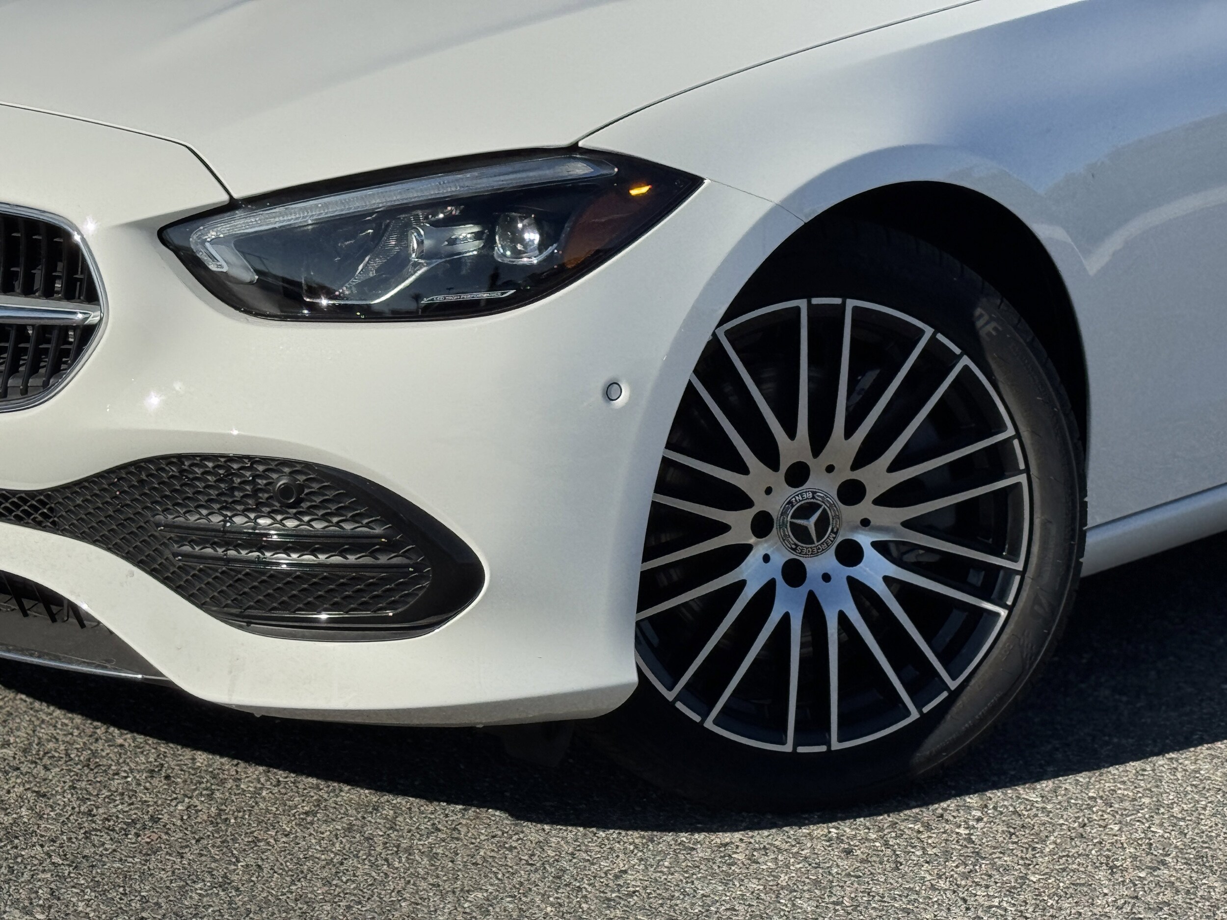 2025 Mercedes Benz C 300 4MATIC photo 3