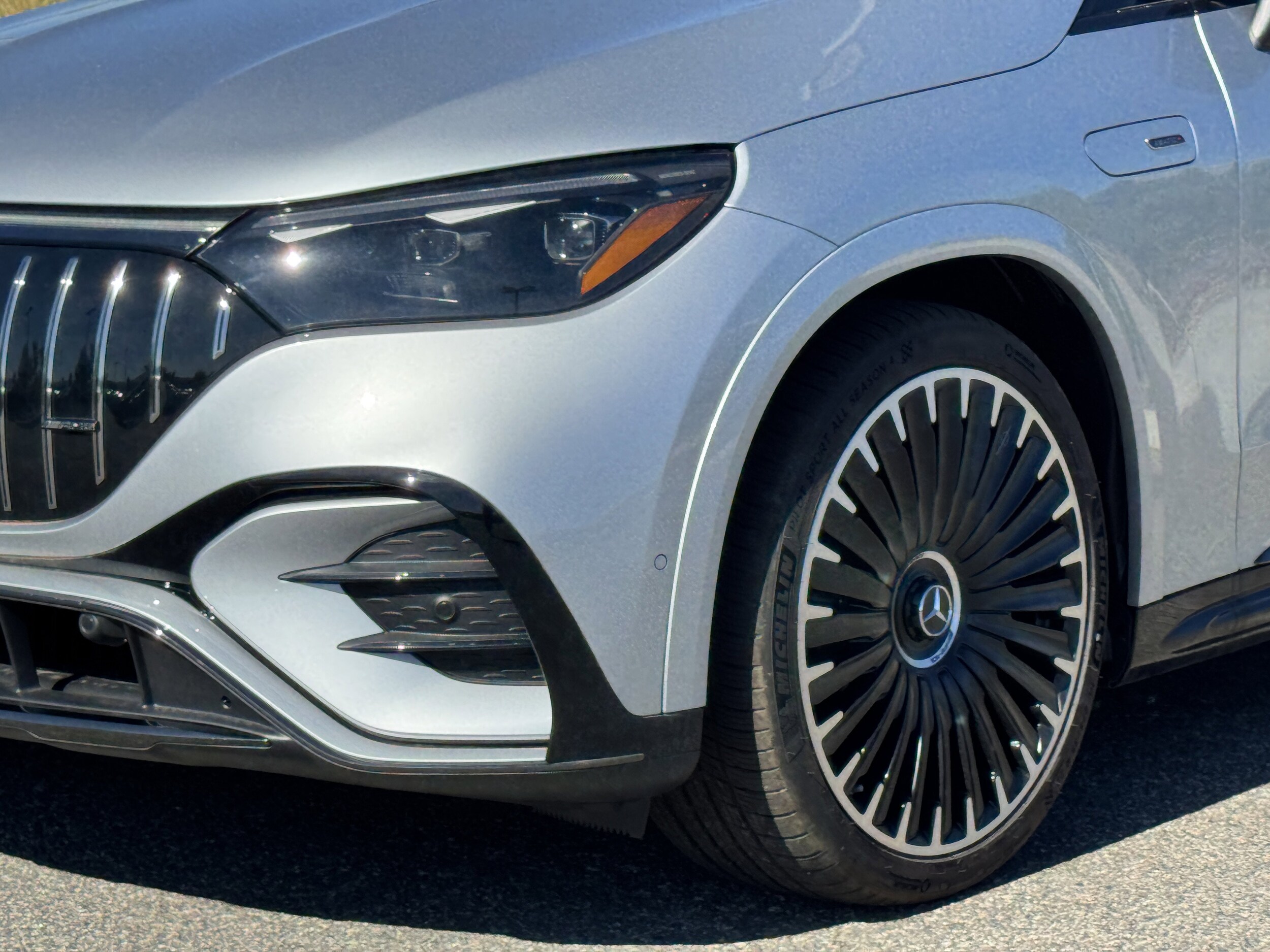 2025 Mercedes Benz EQE SUV AMG photo 3