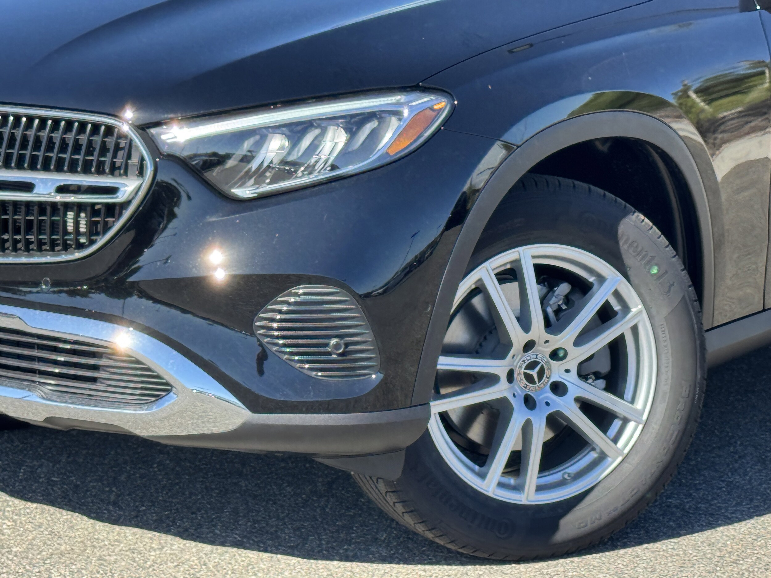 2026 Mercedes Benz GLC 300 photo 2