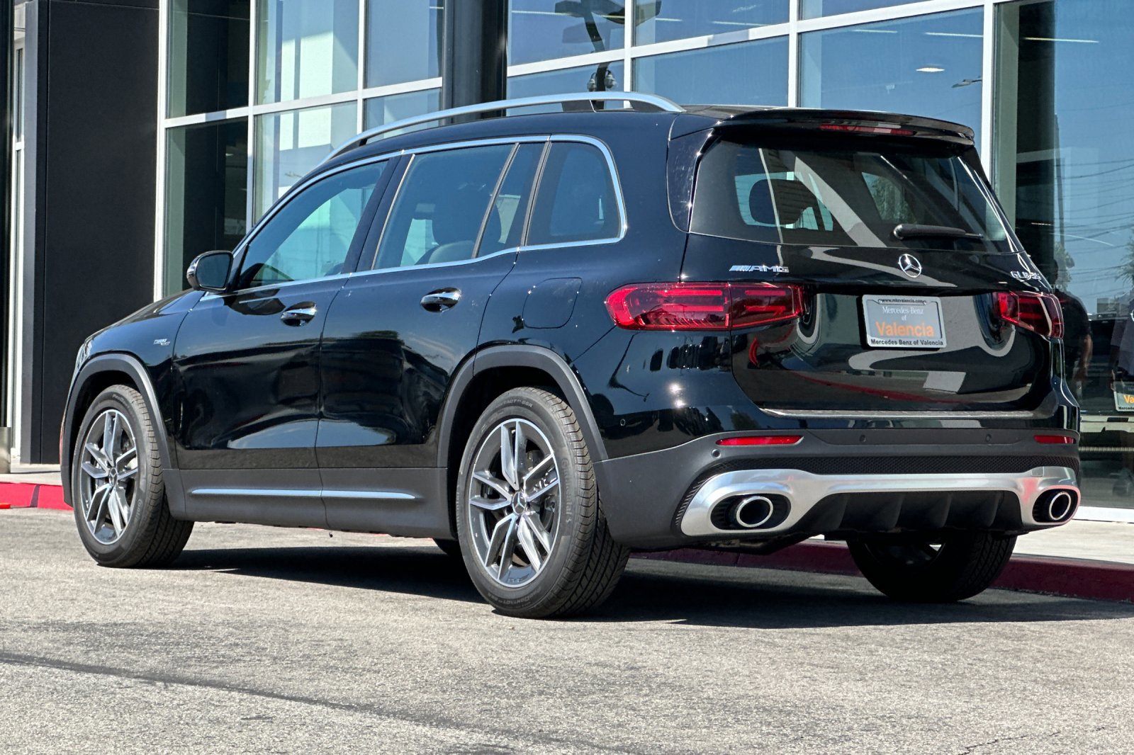 2025 Mercedes Benz GLB AMG 35 4MATIC photo 4