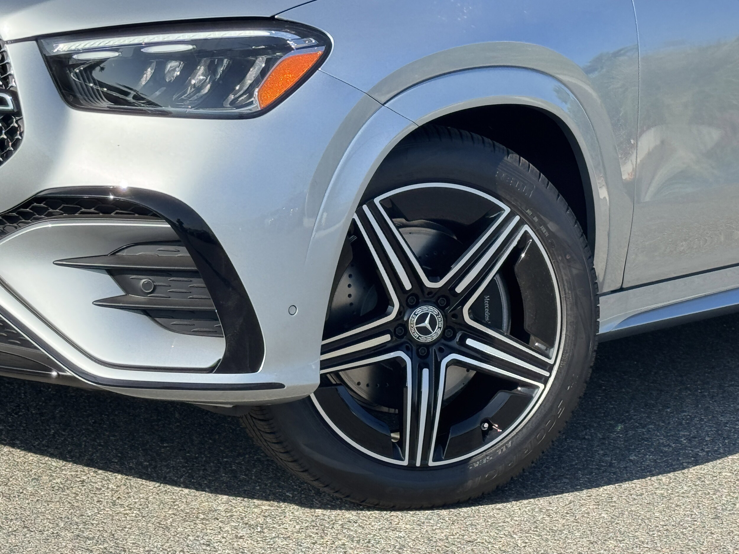 2026 Mercedes Benz GLE 450 4MATIC photo 4
