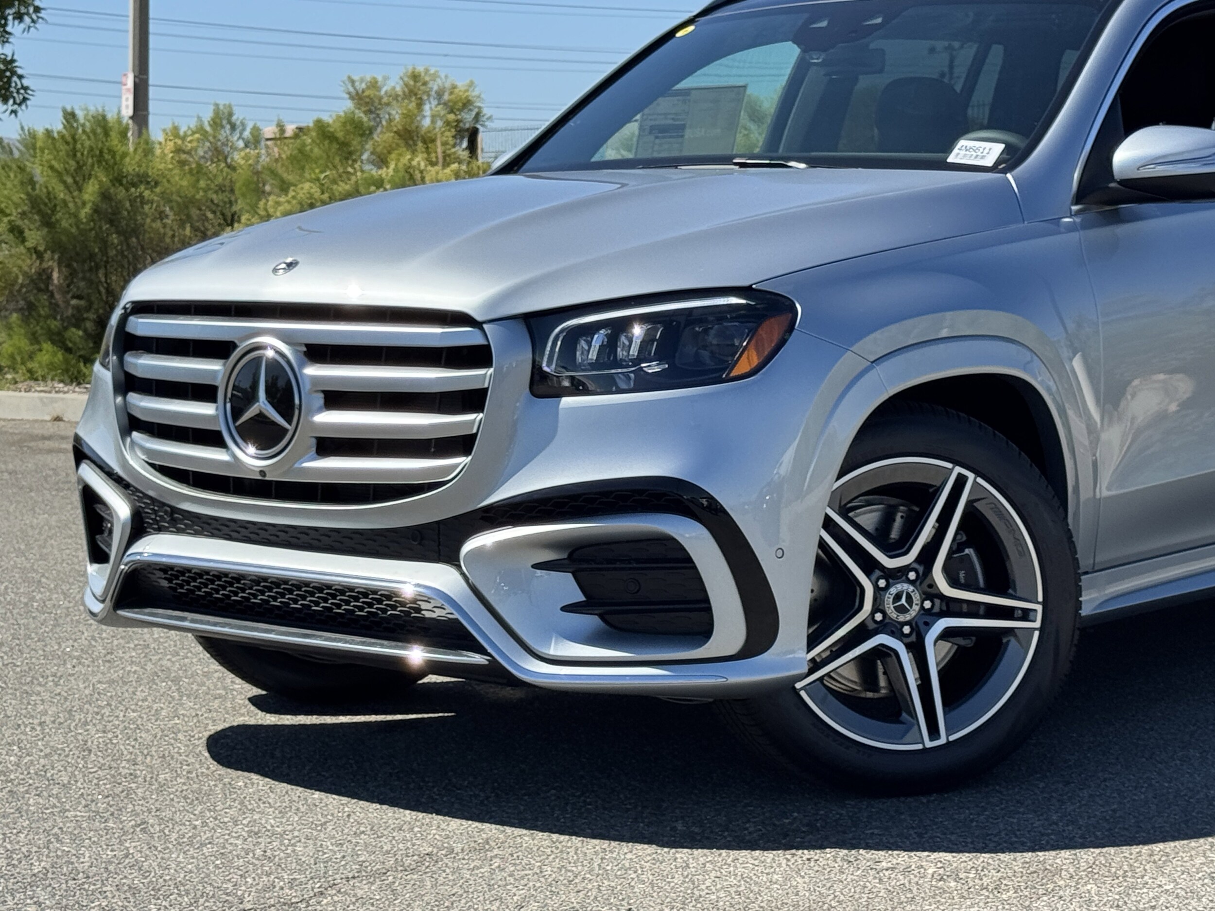 2025 Mercedes Benz GLS 450 4MATIC photo 3