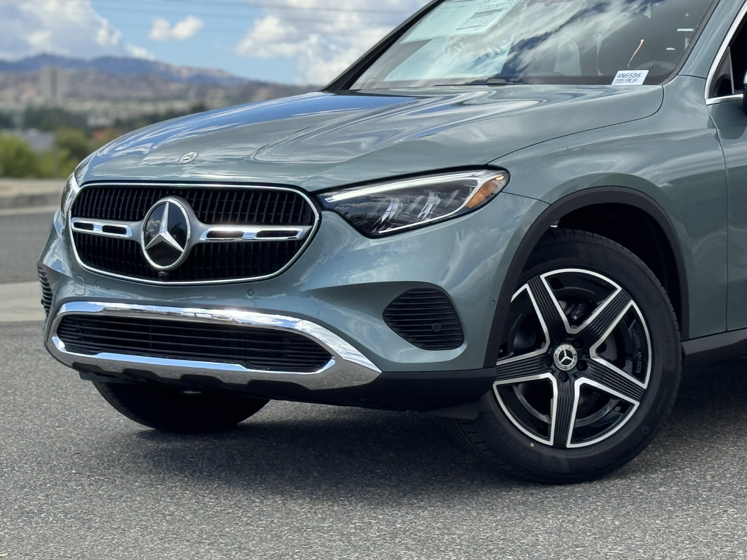 2026 Mercedes Benz GLC 300 photo 3