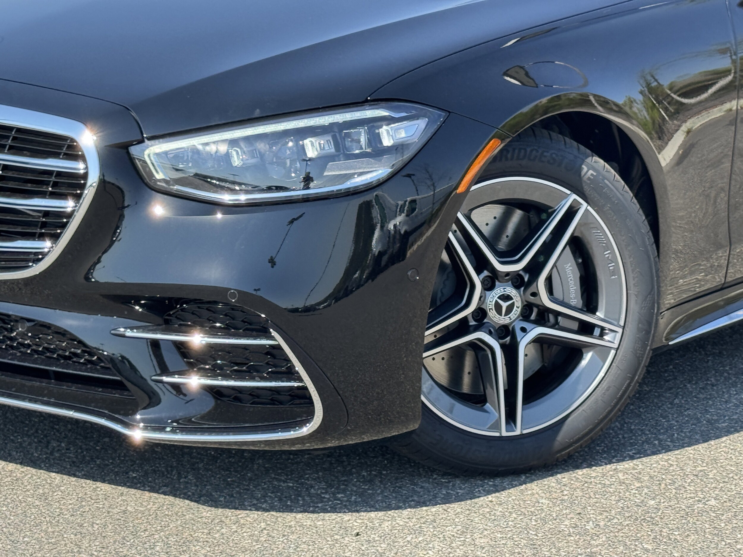 2026 Mercedes Benz S 580e 4MATIC photo 3