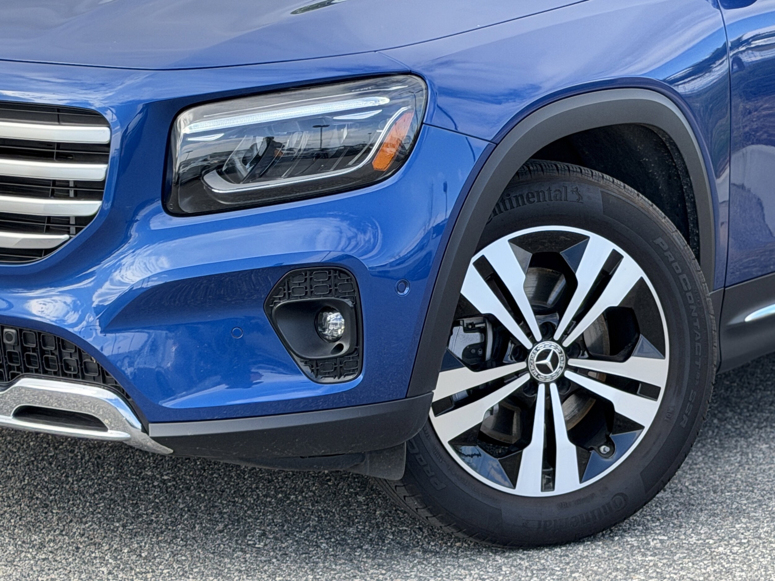 2025 Mercedes Benz GLB 250 photo 3