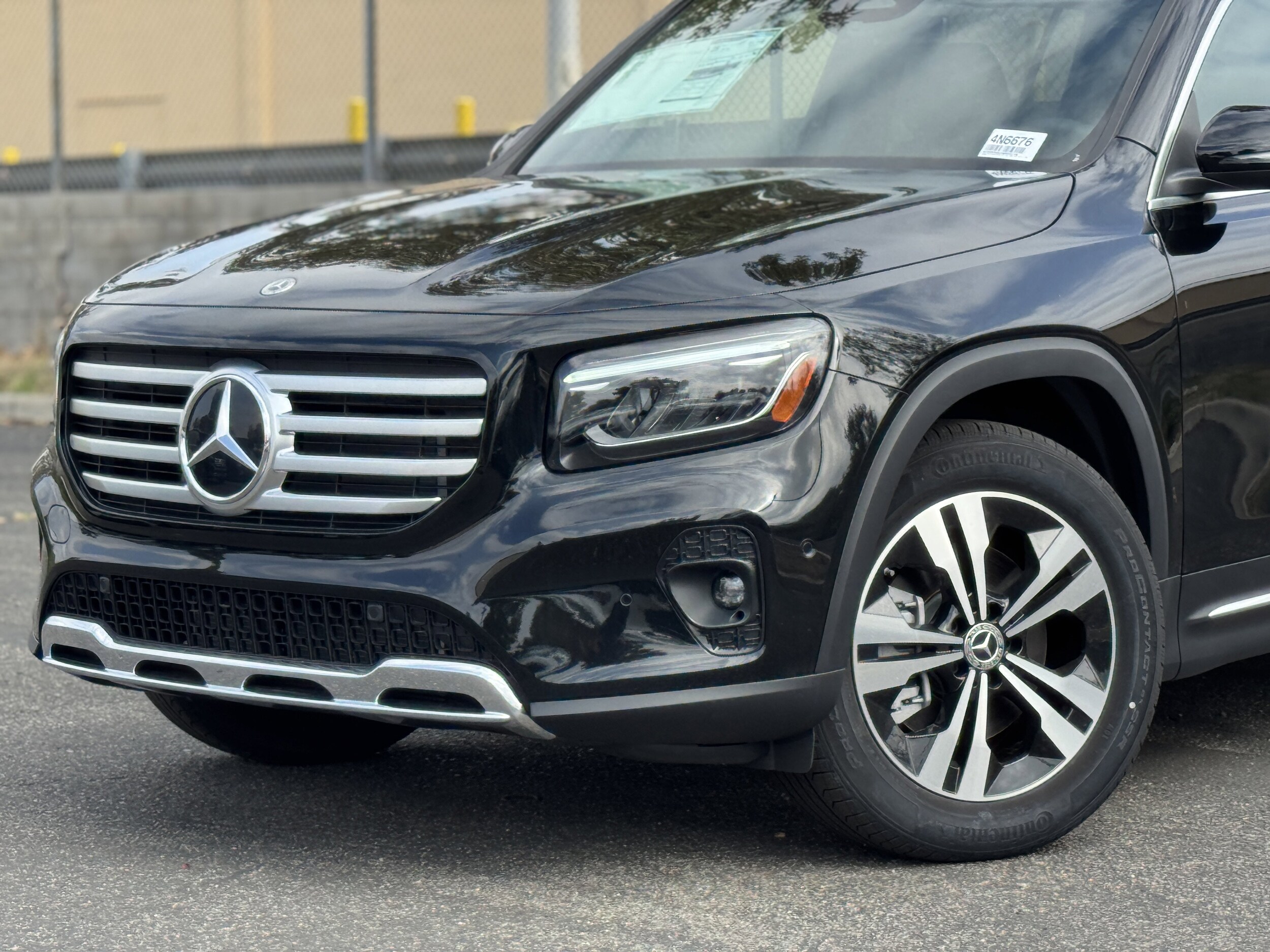 2025 Mercedes Benz GLB 250 photo 2