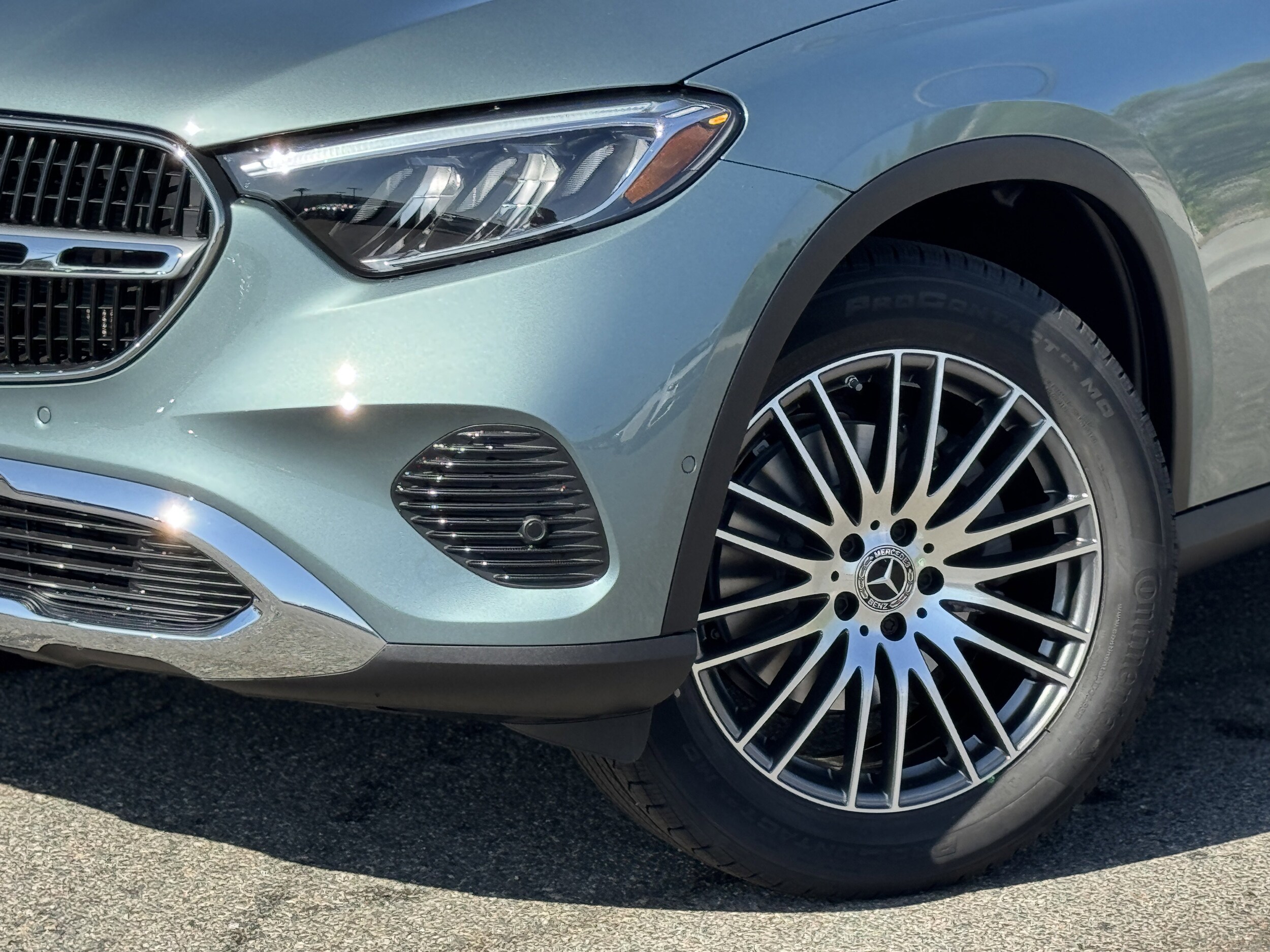 2026 Mercedes Benz GLC 300 photo 3