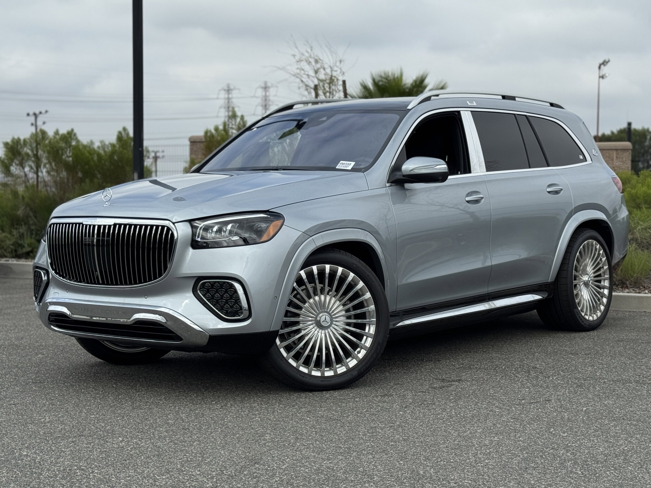 2025 Mercedes Benz GLS Maybach 600 photo 2