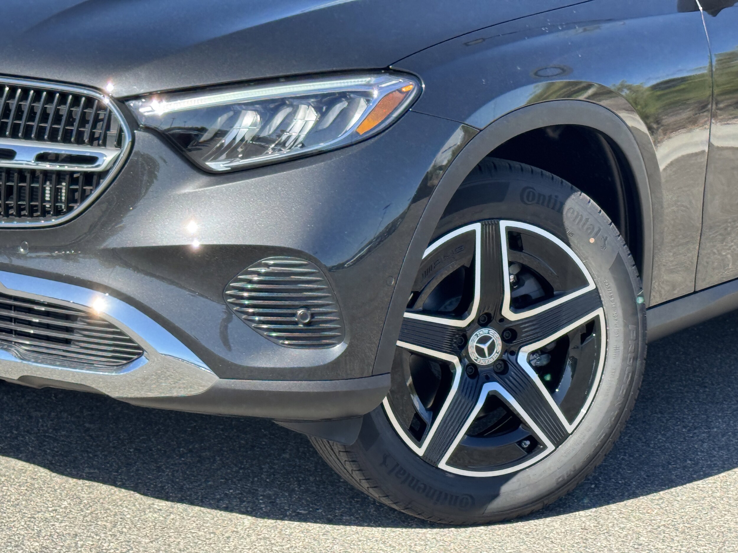 2026 Mercedes Benz GLC 300 photo 4