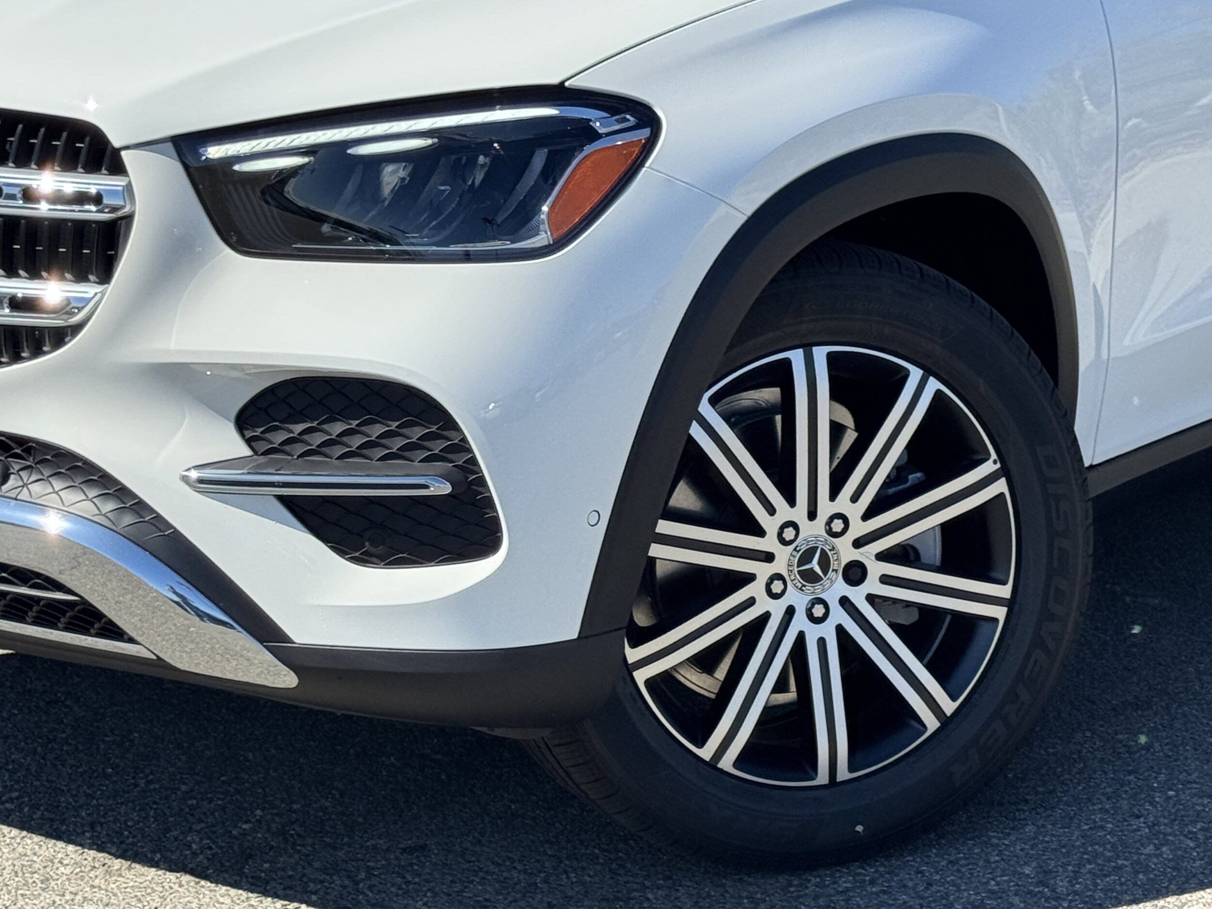 2026 Mercedes Benz GLE 350 4MATIC photo 3