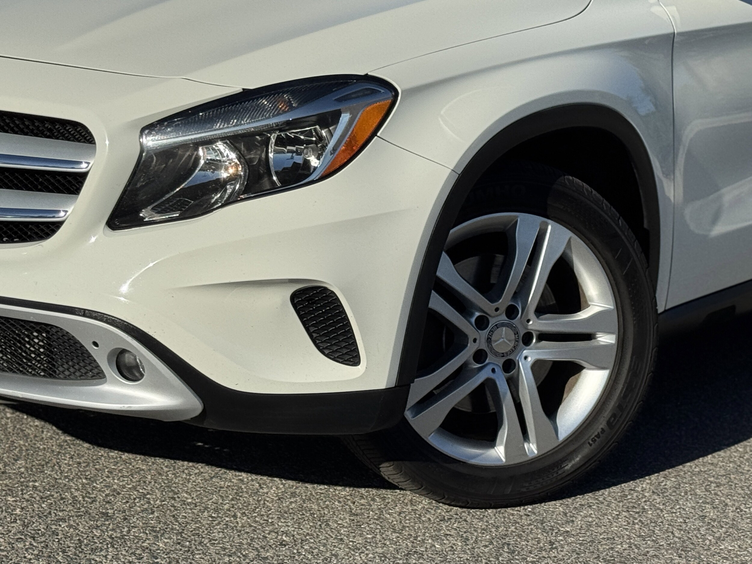 2016 Mercedes Benz GLA 250 photo 4