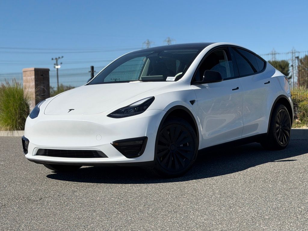 Used 2024 Tesla Model Y Long Range with VIN 7SAYGDEE4RA264377 for sale in Santa Clarita, CA
