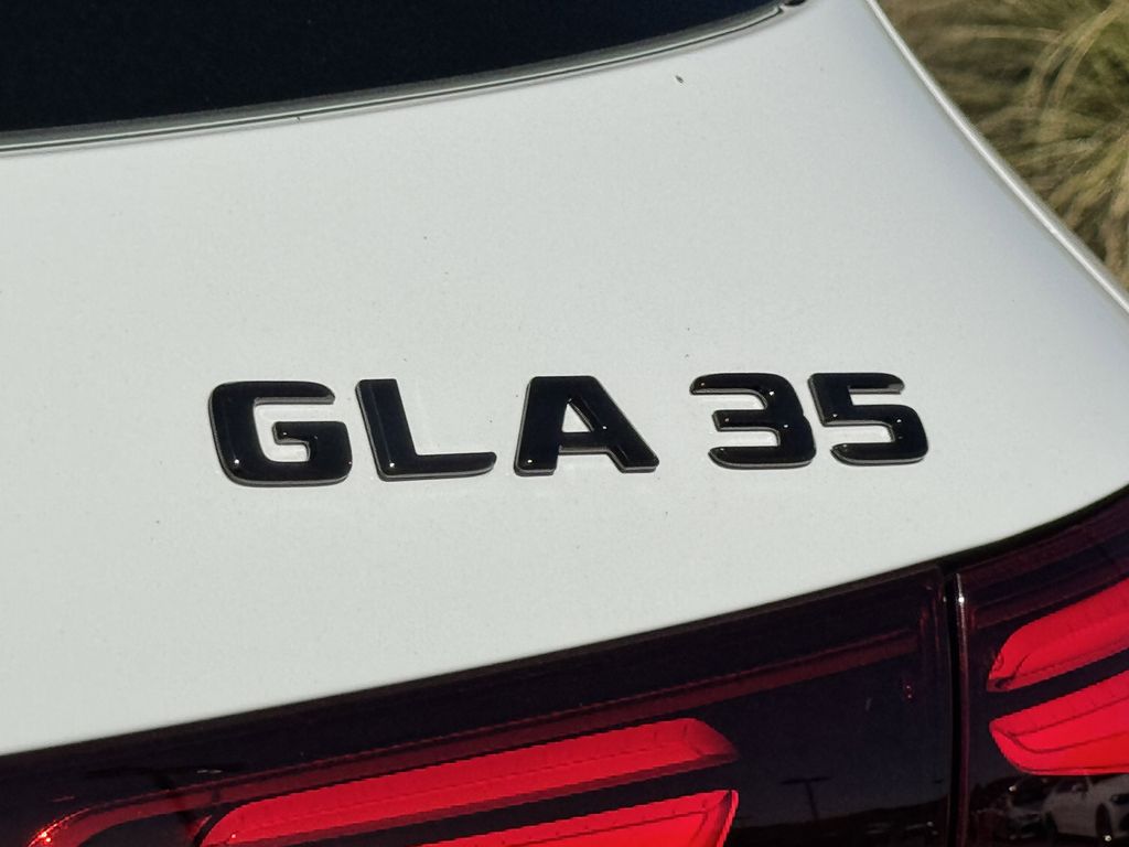 2025 Mercedes-Benz GLA GLA35 AMG - Photo 15