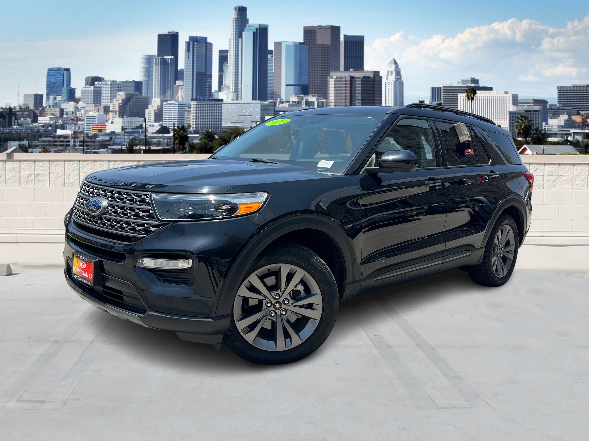 2022 Ford Explorer XLT photo 2