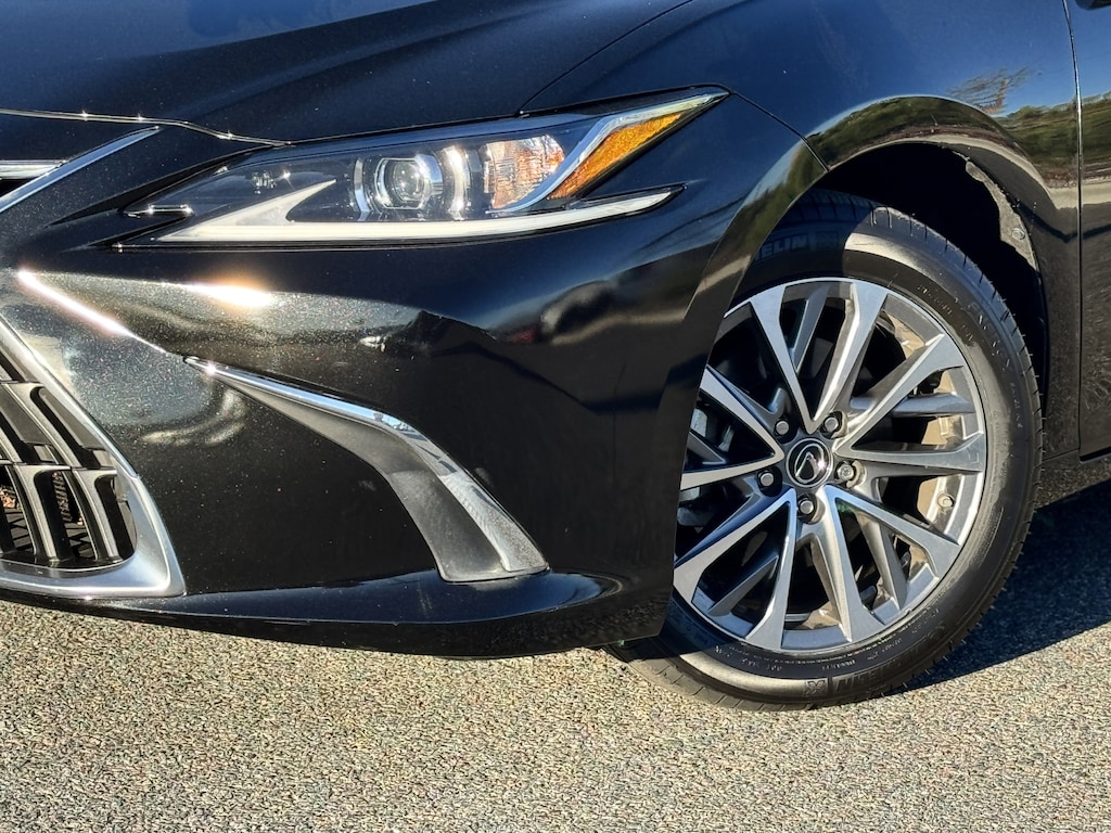 Used 2024 Lexus ES 350 Sedan