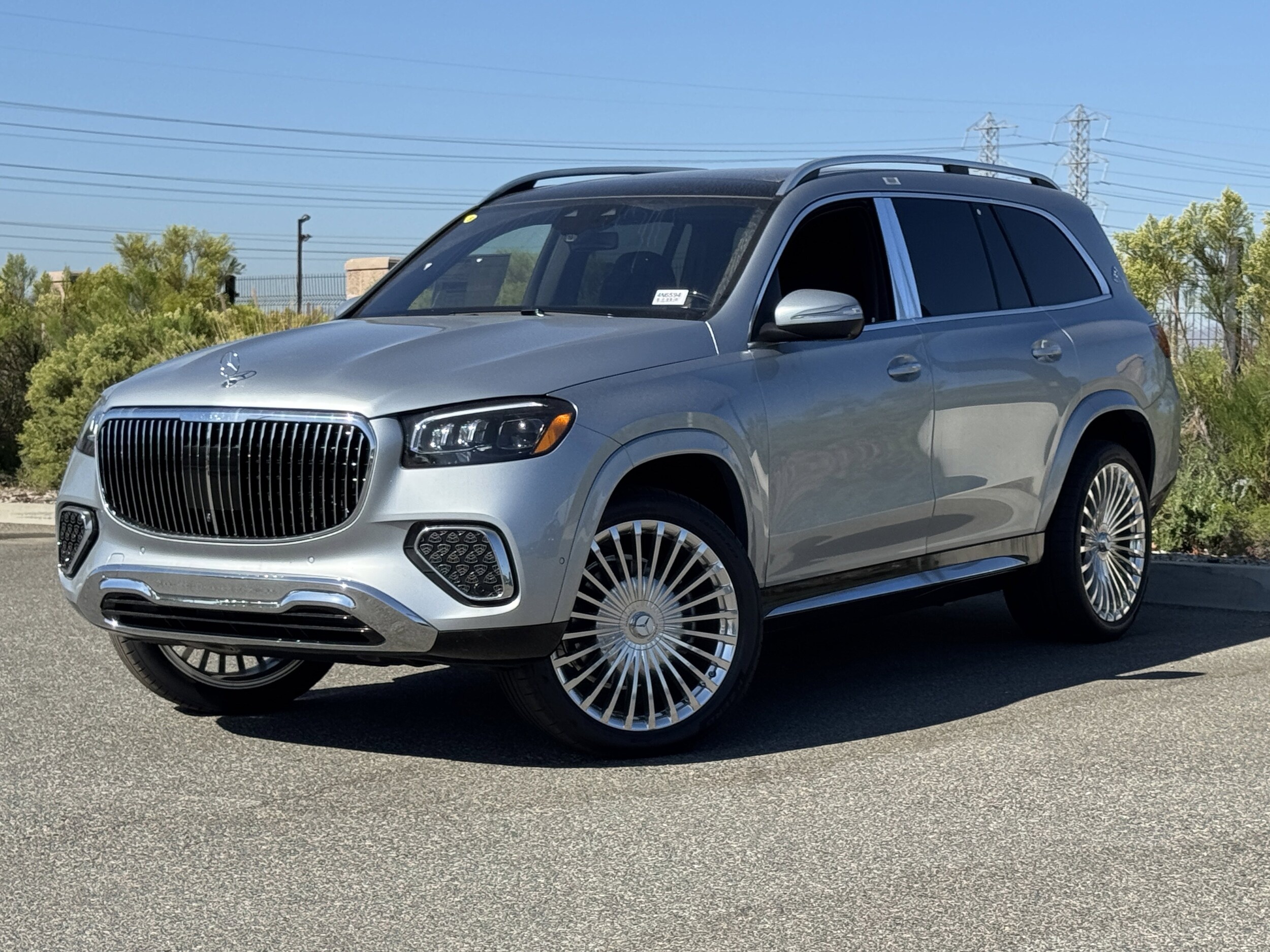2025 Mercedes Benz GLS Maybach 600 4MATIC photo 2