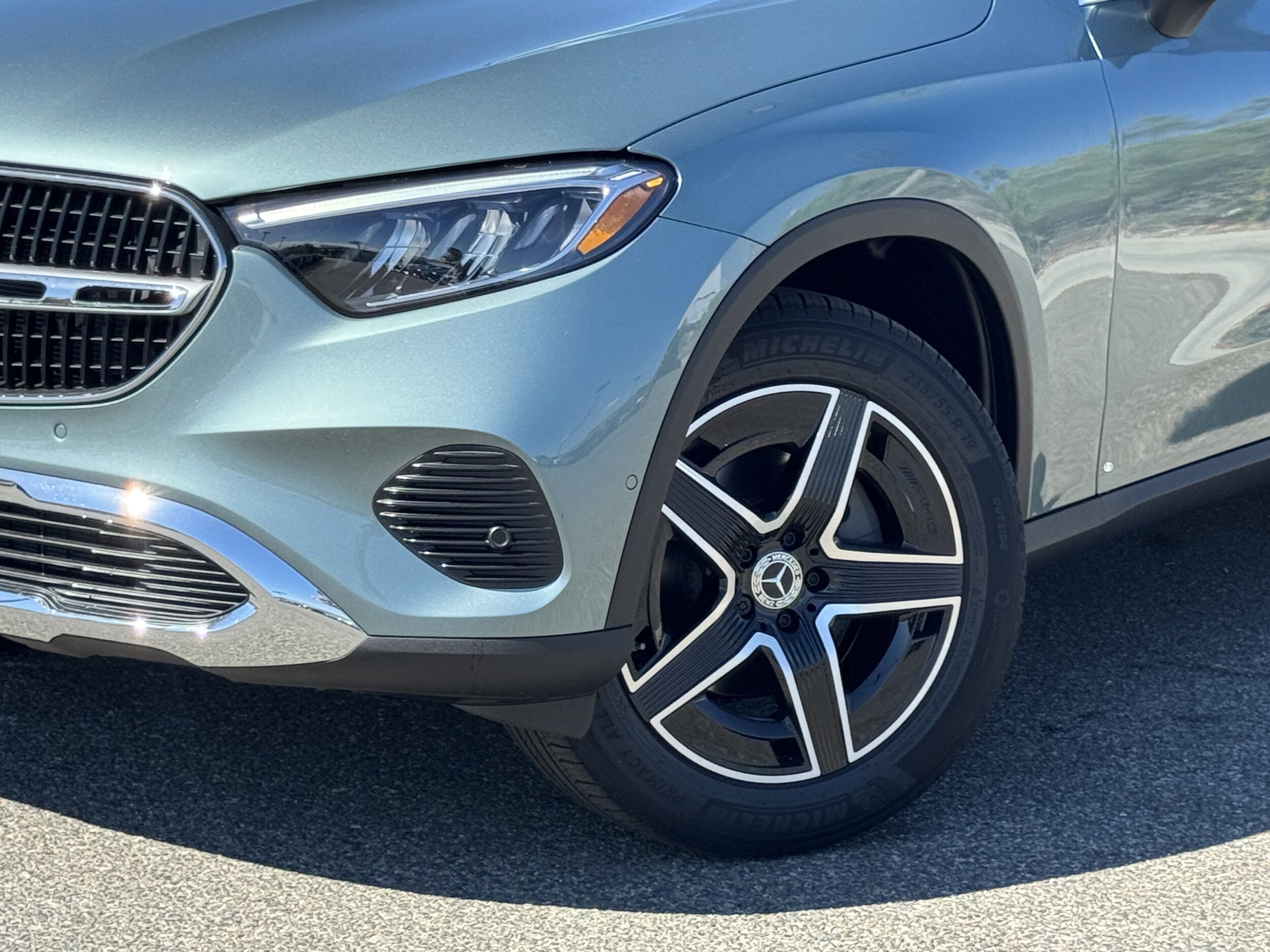 2026 Mercedes Benz GLC 300 4MATIC photo 4