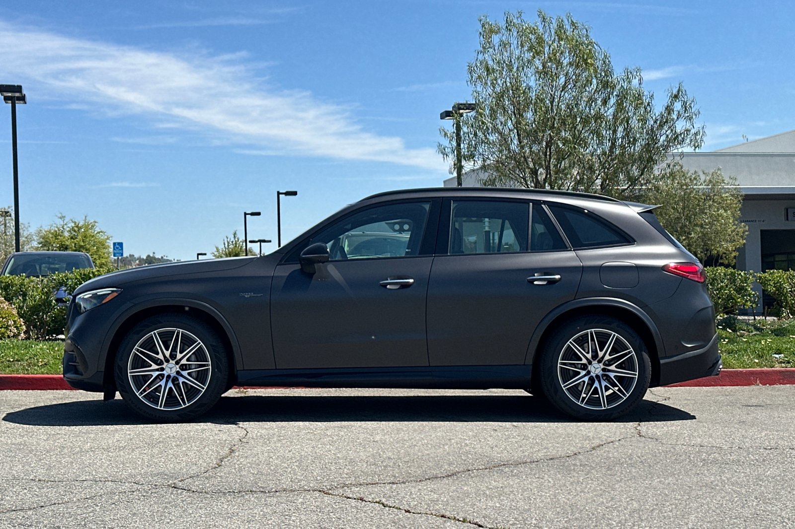 2025 Mercedes Benz GLC AMG 63 S E PERFORMANCE photo 3