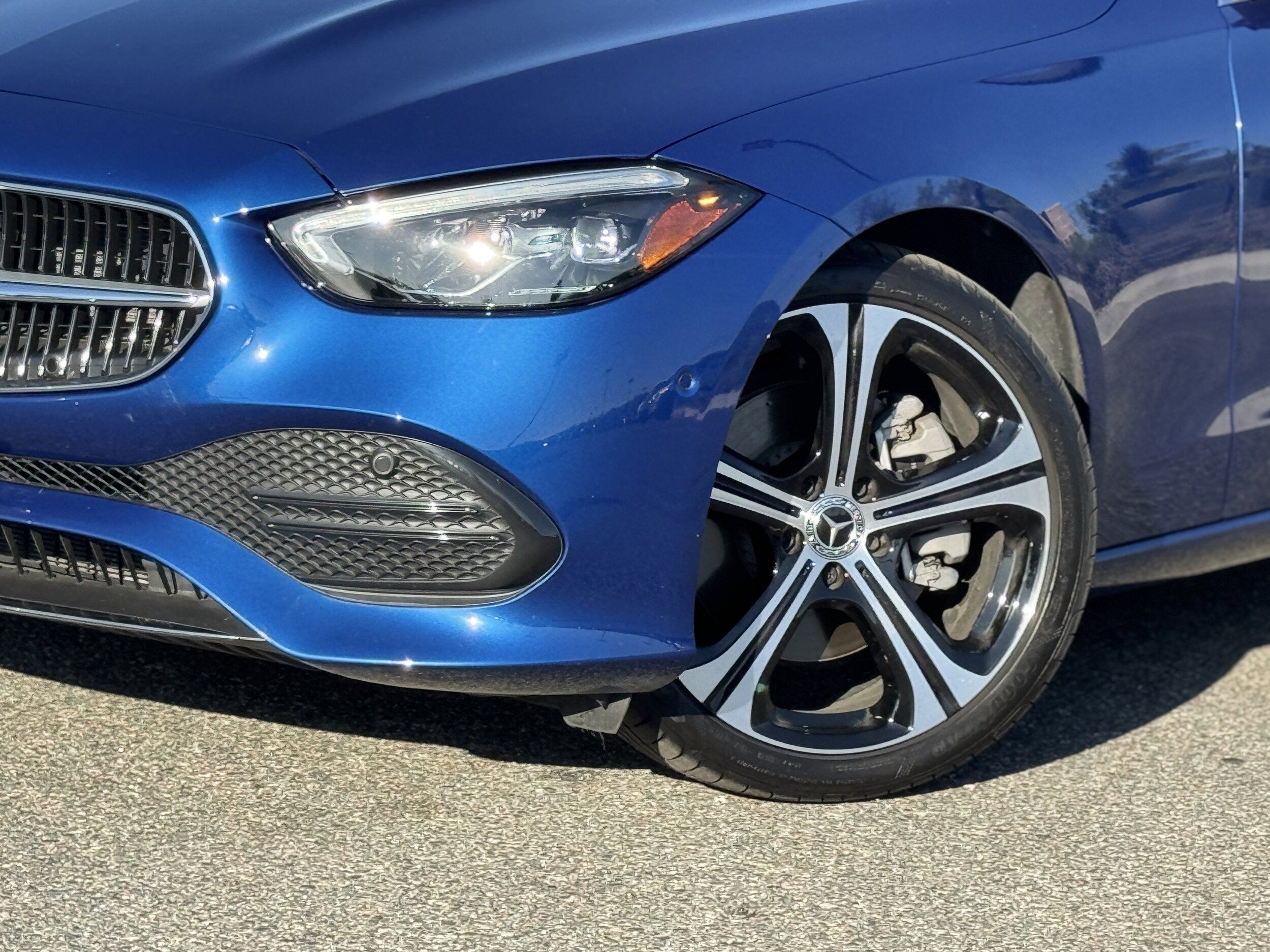 2025 Mercedes Benz C 300 Sedan photo 4