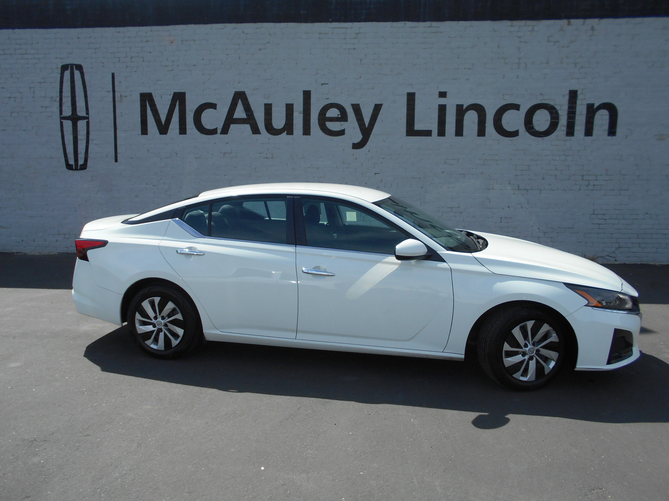 2023 Nissan Altima 2.5 S's photo
