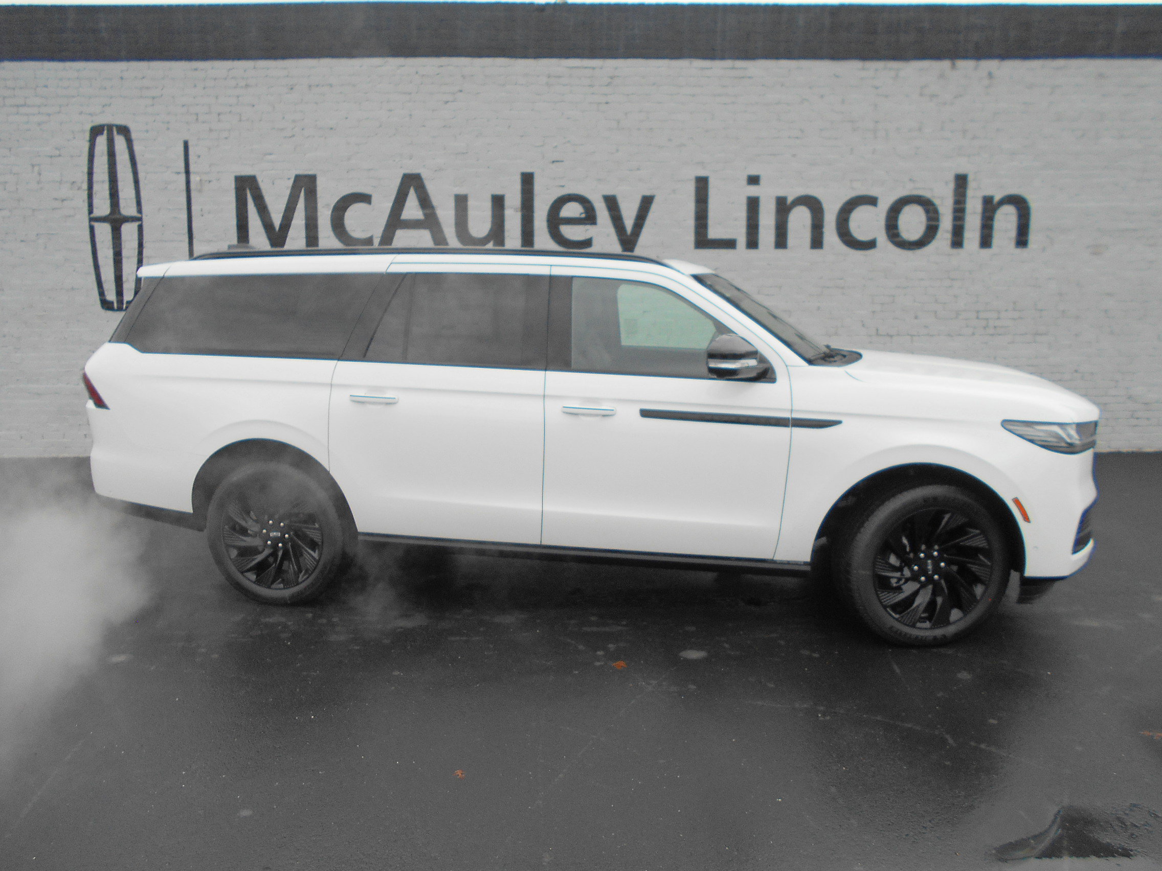 2025 Lincoln Navigator Reserve L's photo