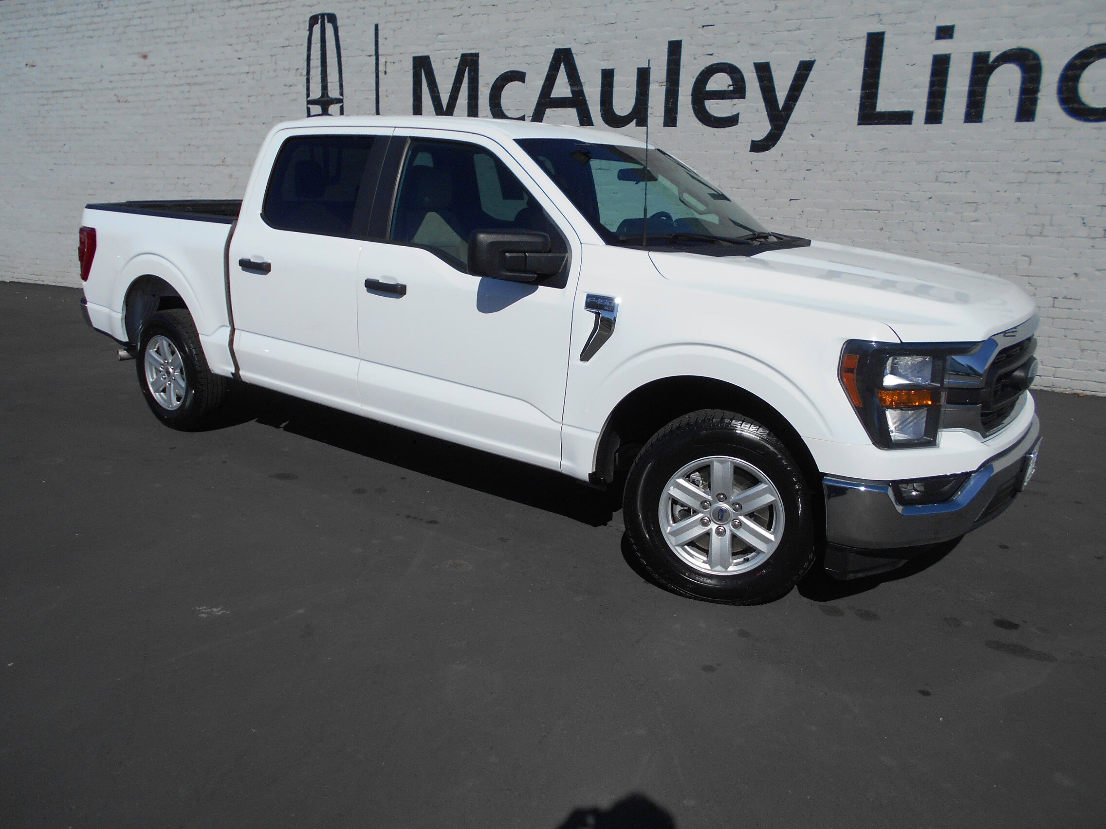 2023 Ford F-150 XLT photo 2