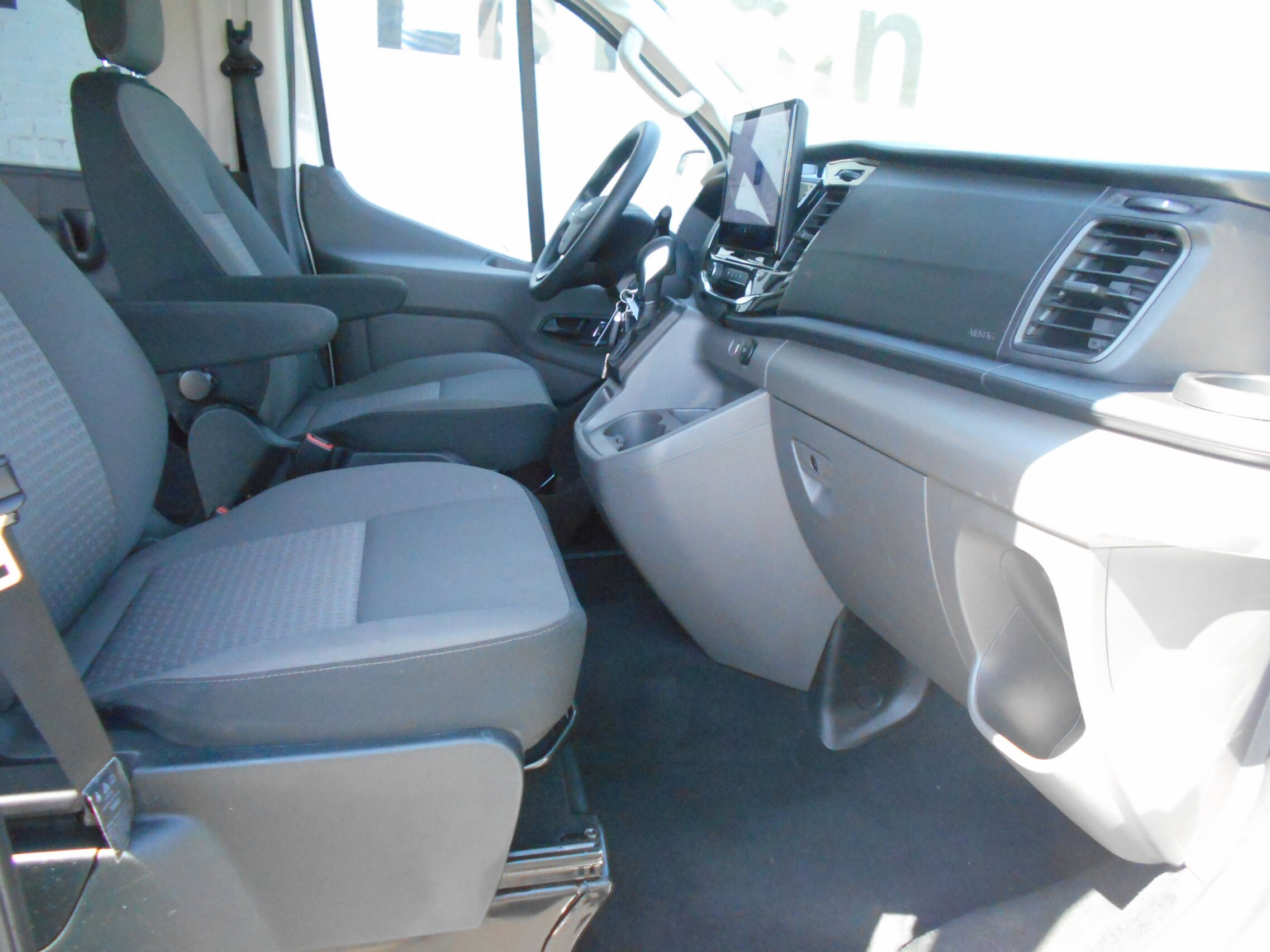 2023 Ford Transit Passenger Van XLT - Photo 7