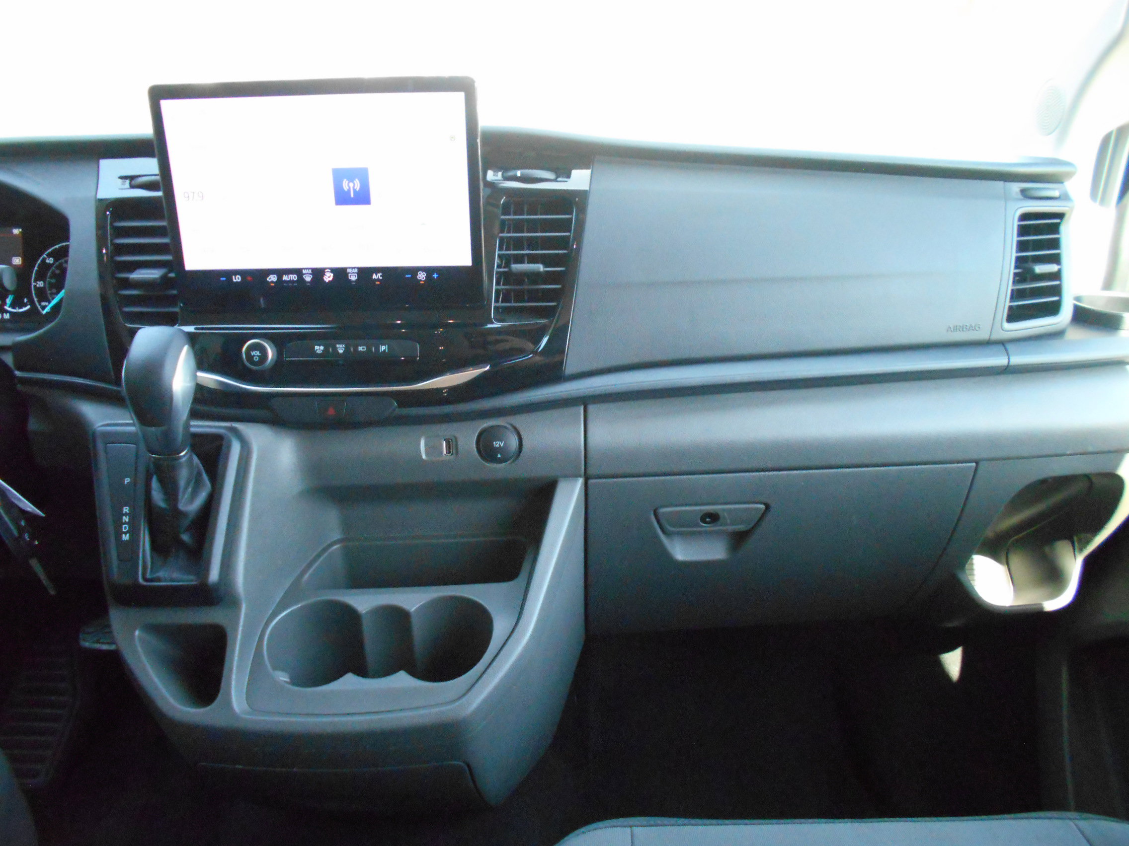2023 Ford Transit Passenger Van XLT - Photo 9