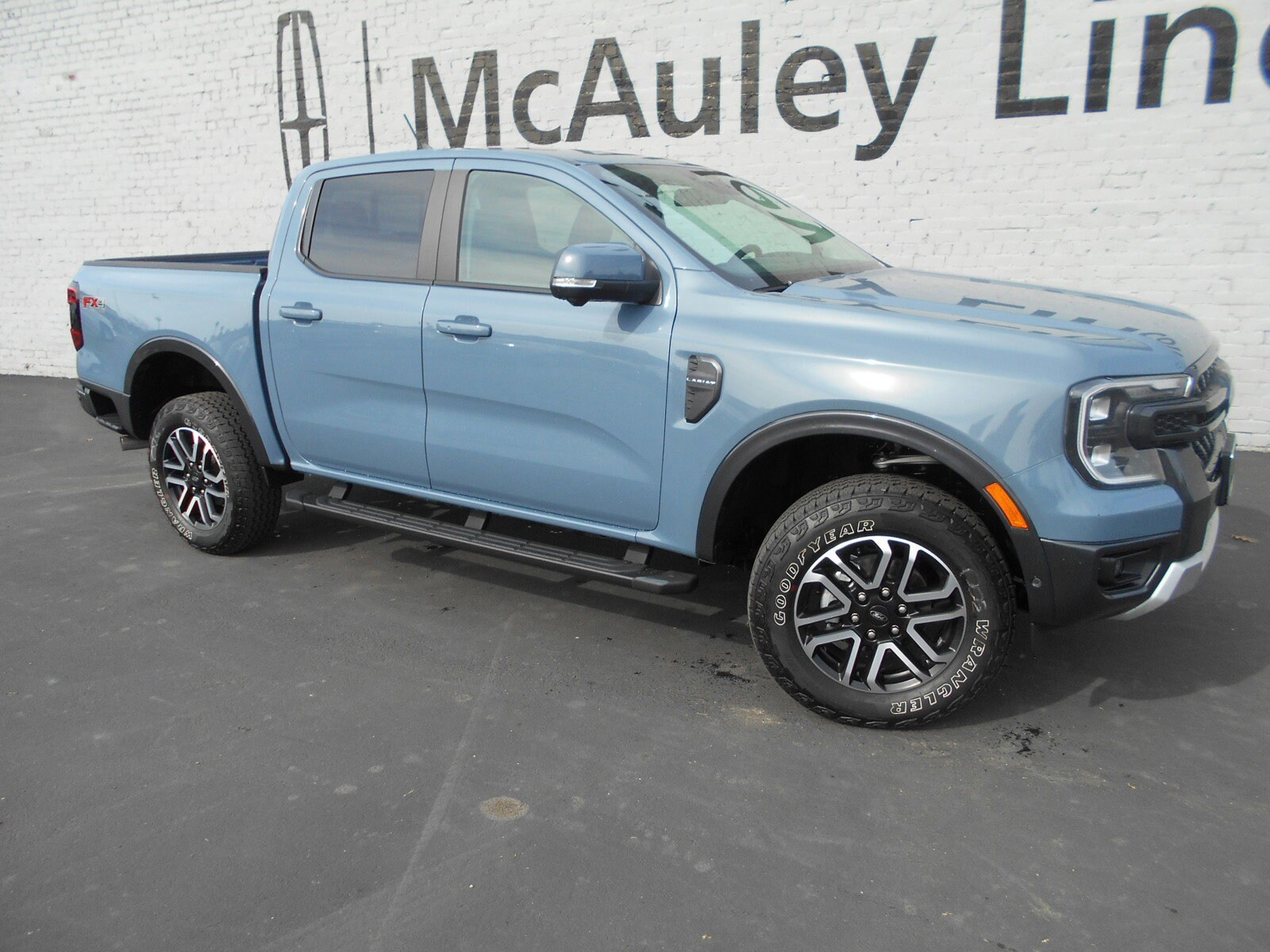 2024 Ford Ranger Lariat photo 2