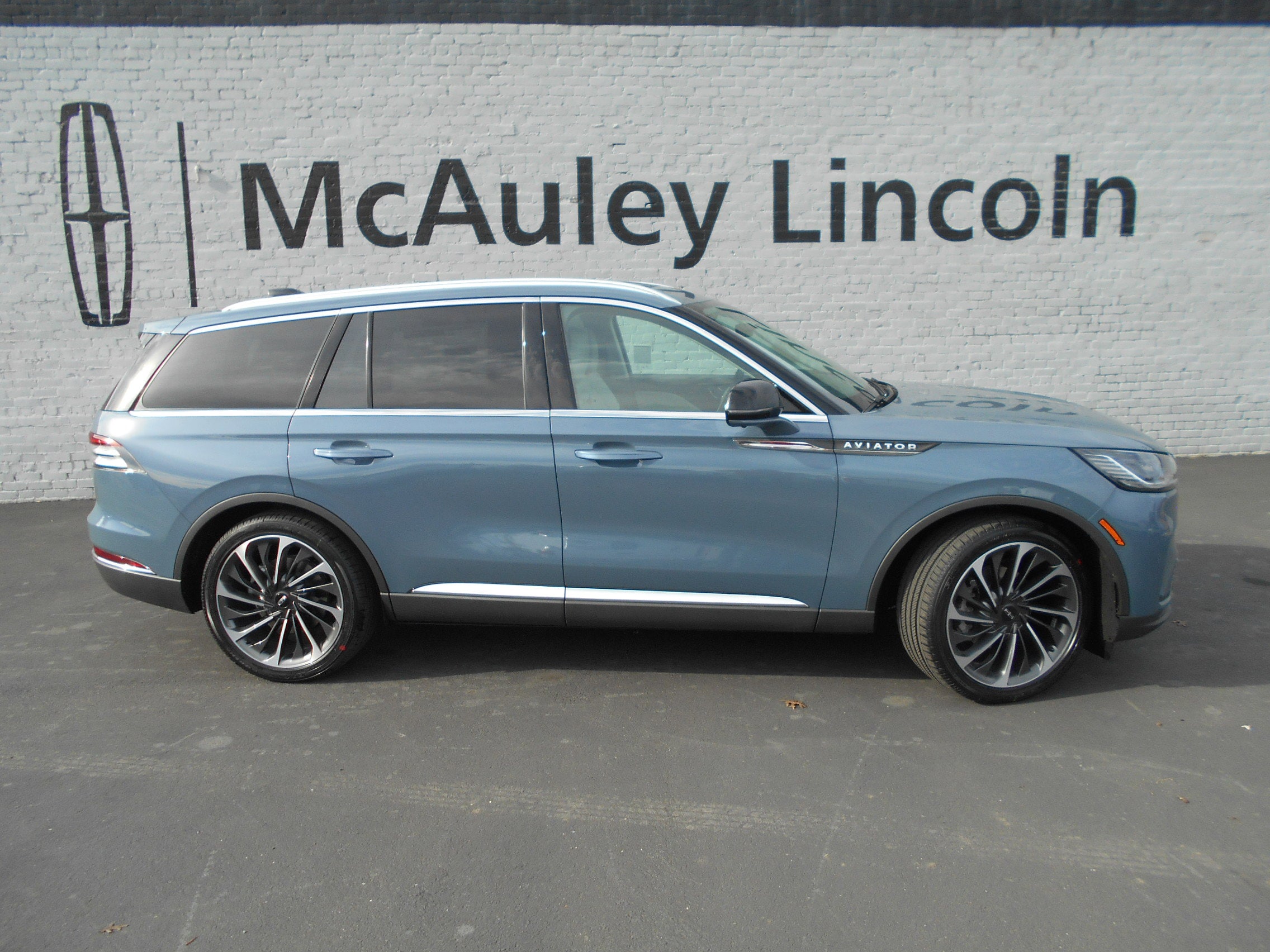 2026 Lincoln Aviator Reserve's photo